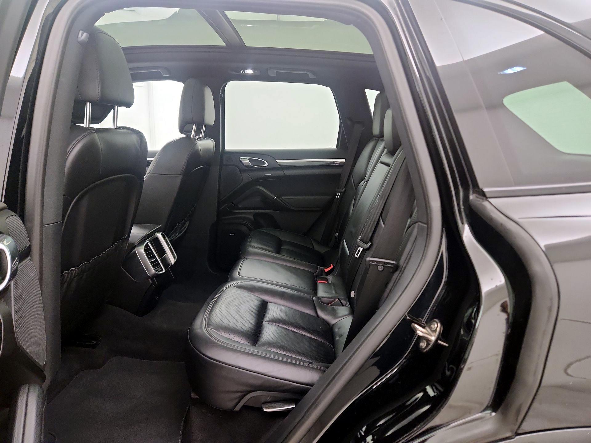 Thumbnail: 2017 Porsche Cayenne - 20