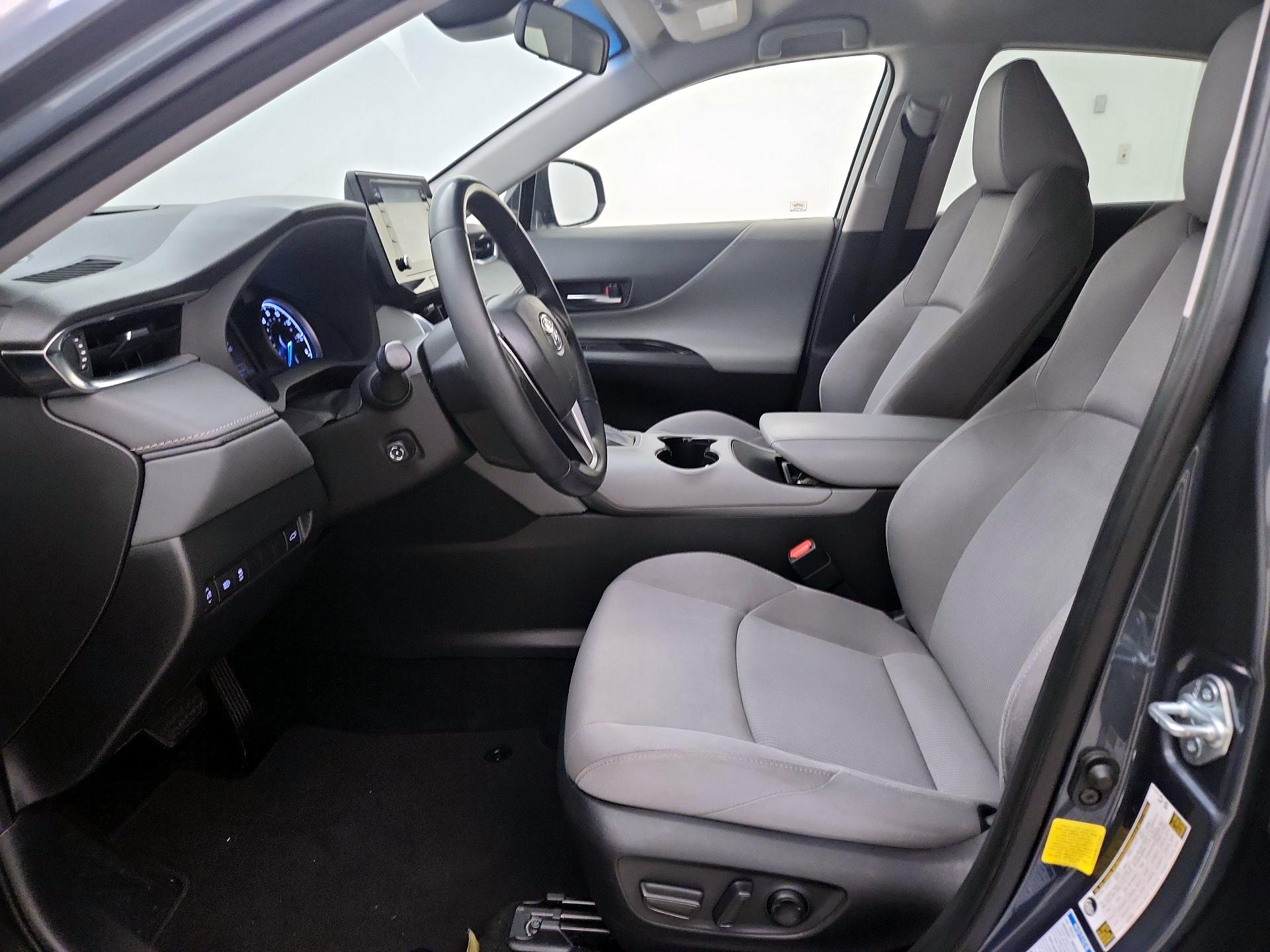 Thumbnail: 2021 Toyota Venza - 11