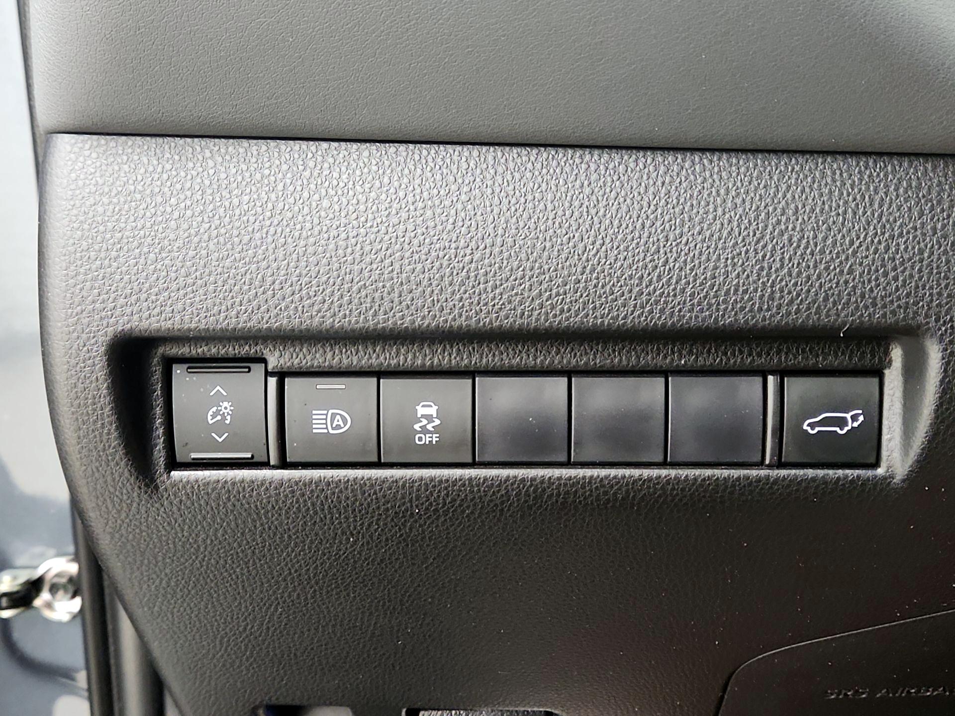 Thumbnail: 2021 Toyota Venza - 13