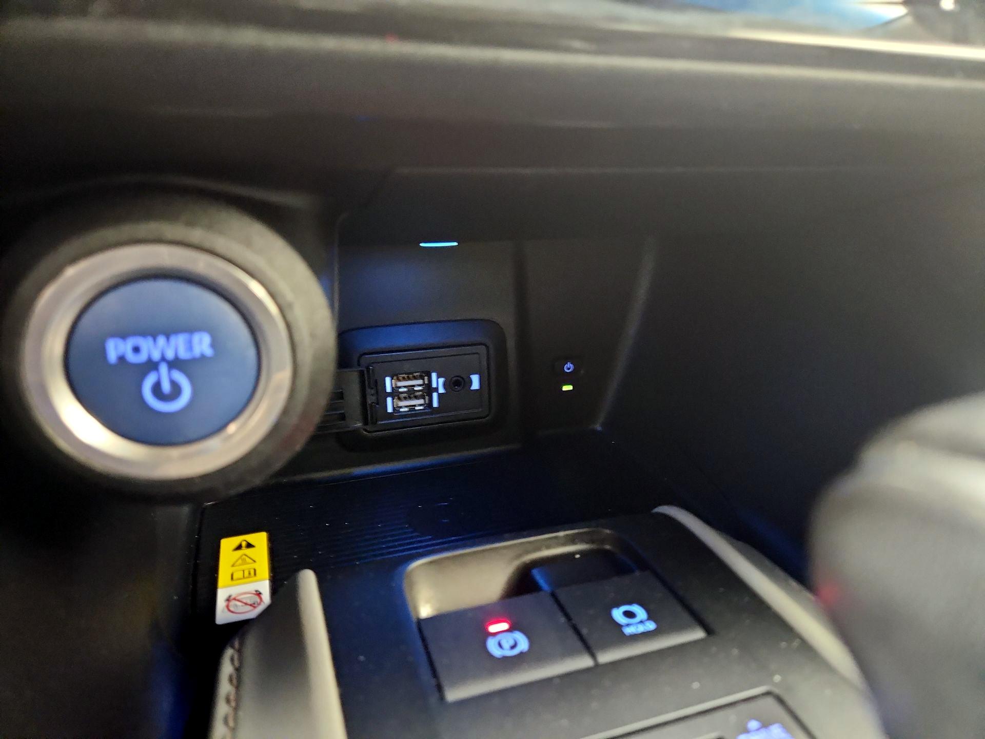 Thumbnail: 2021 Toyota Venza - 18