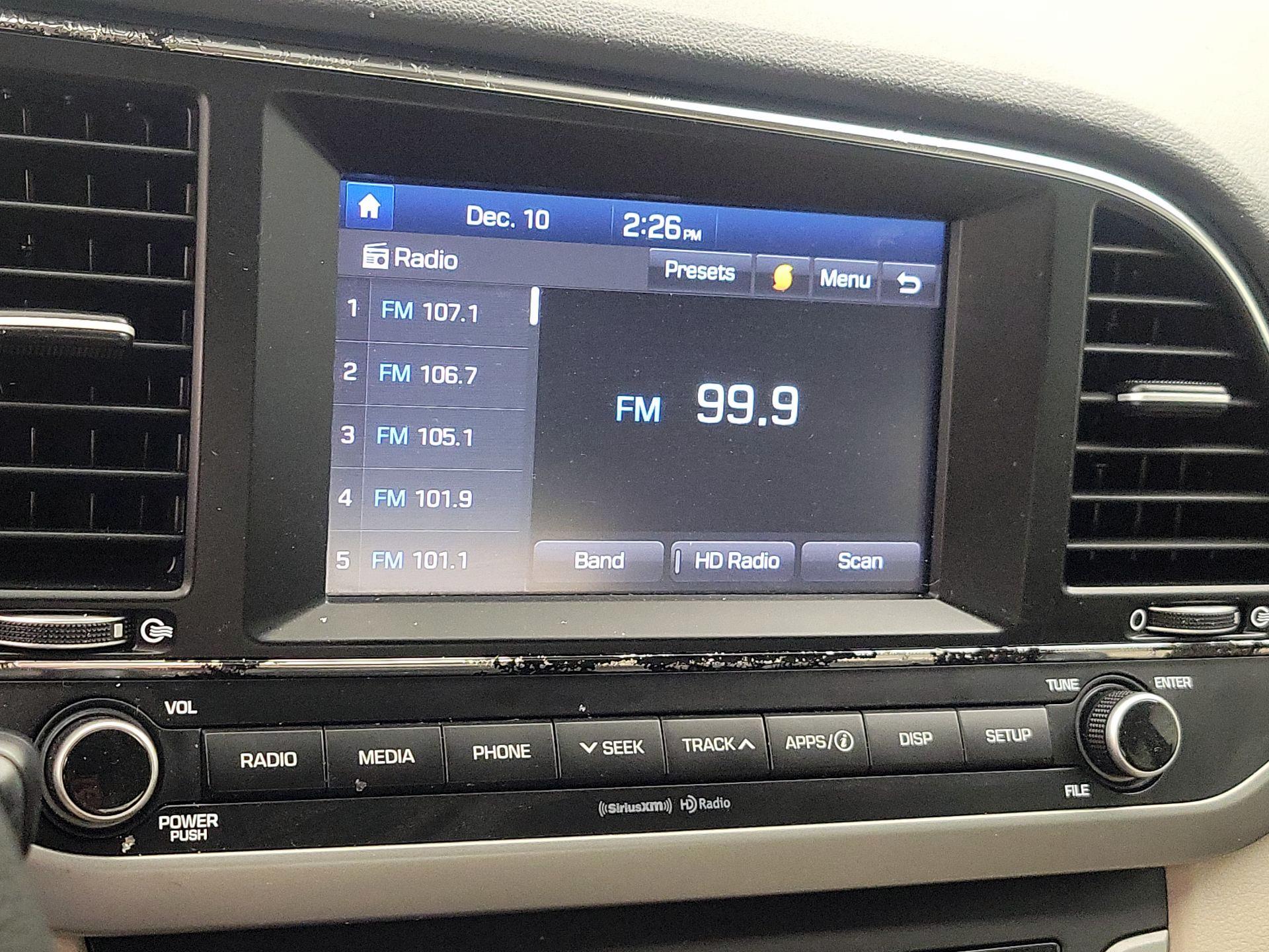 Thumbnail: 2018 Hyundai Elantra - 15