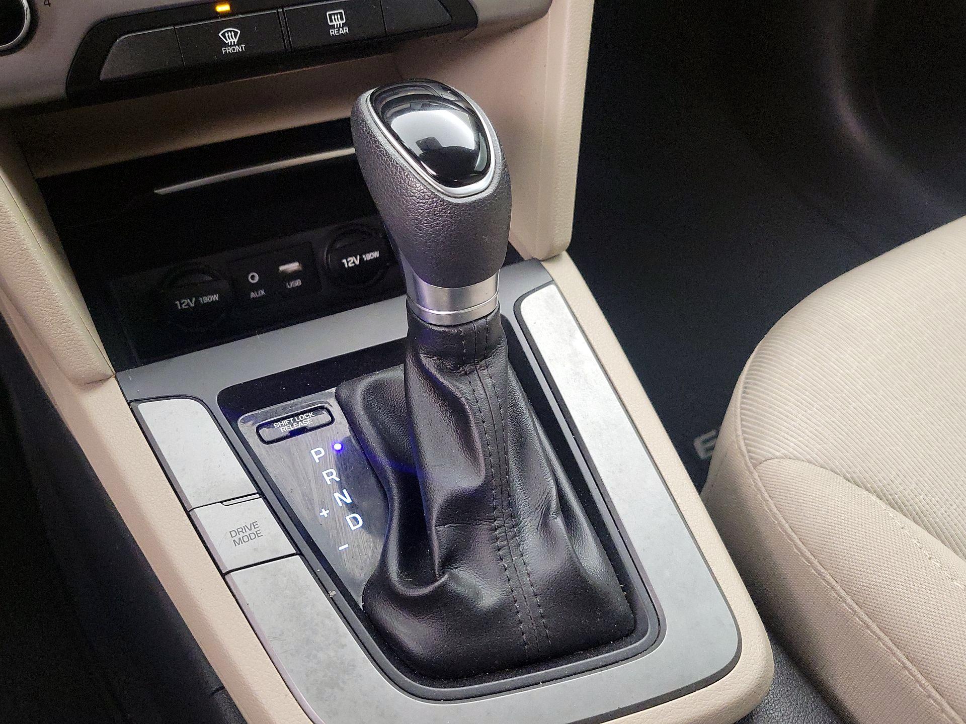 Thumbnail: 2018 Hyundai Elantra - 17