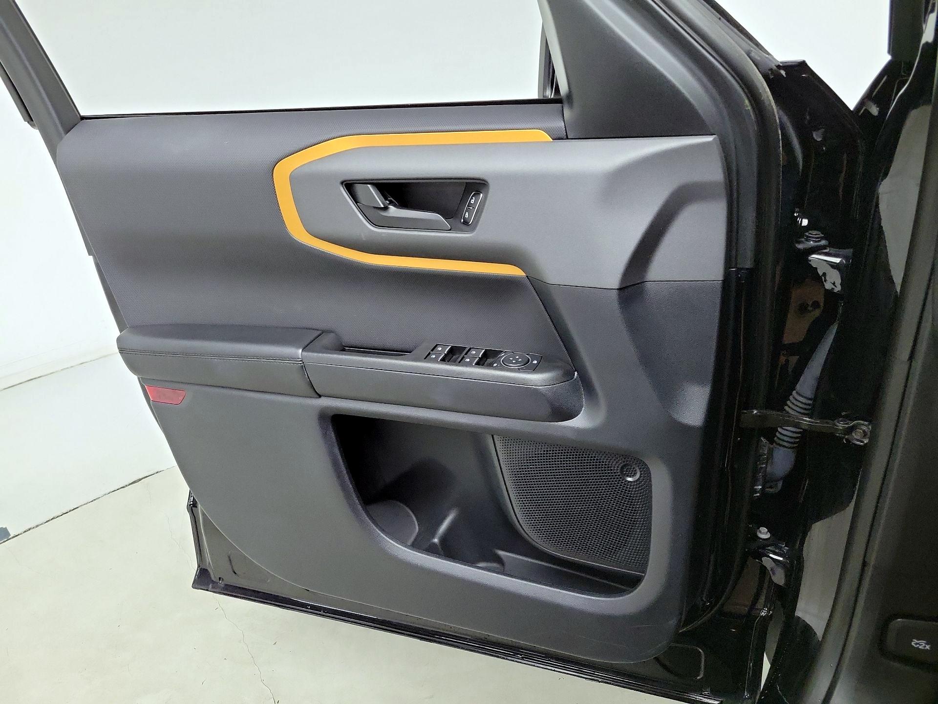 Thumbnail: 2022 Ford Bronco Sport - 12