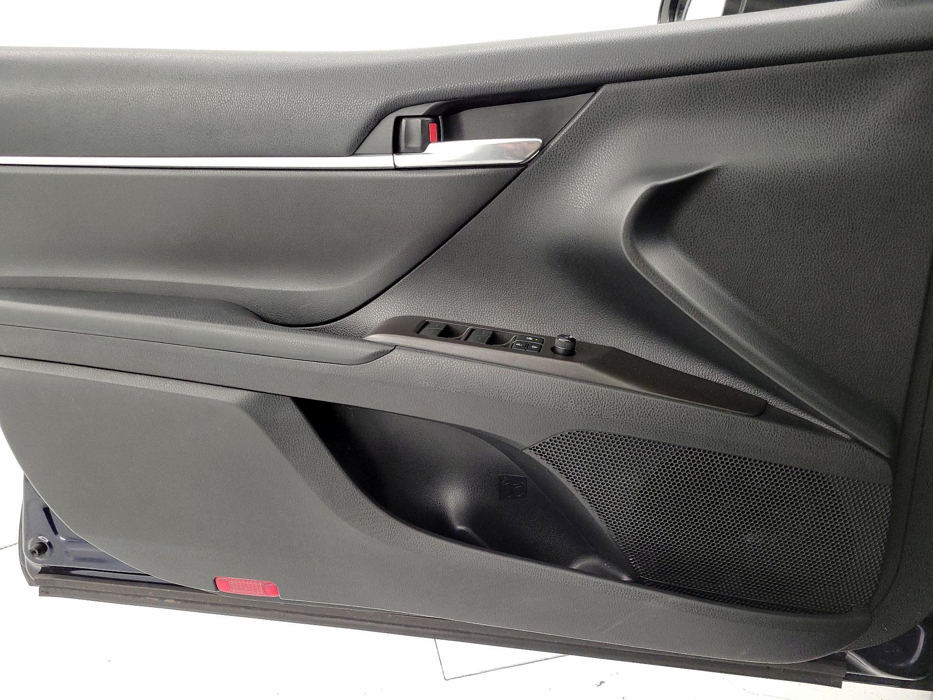 Thumbnail: 2022 Toyota Camry - 12