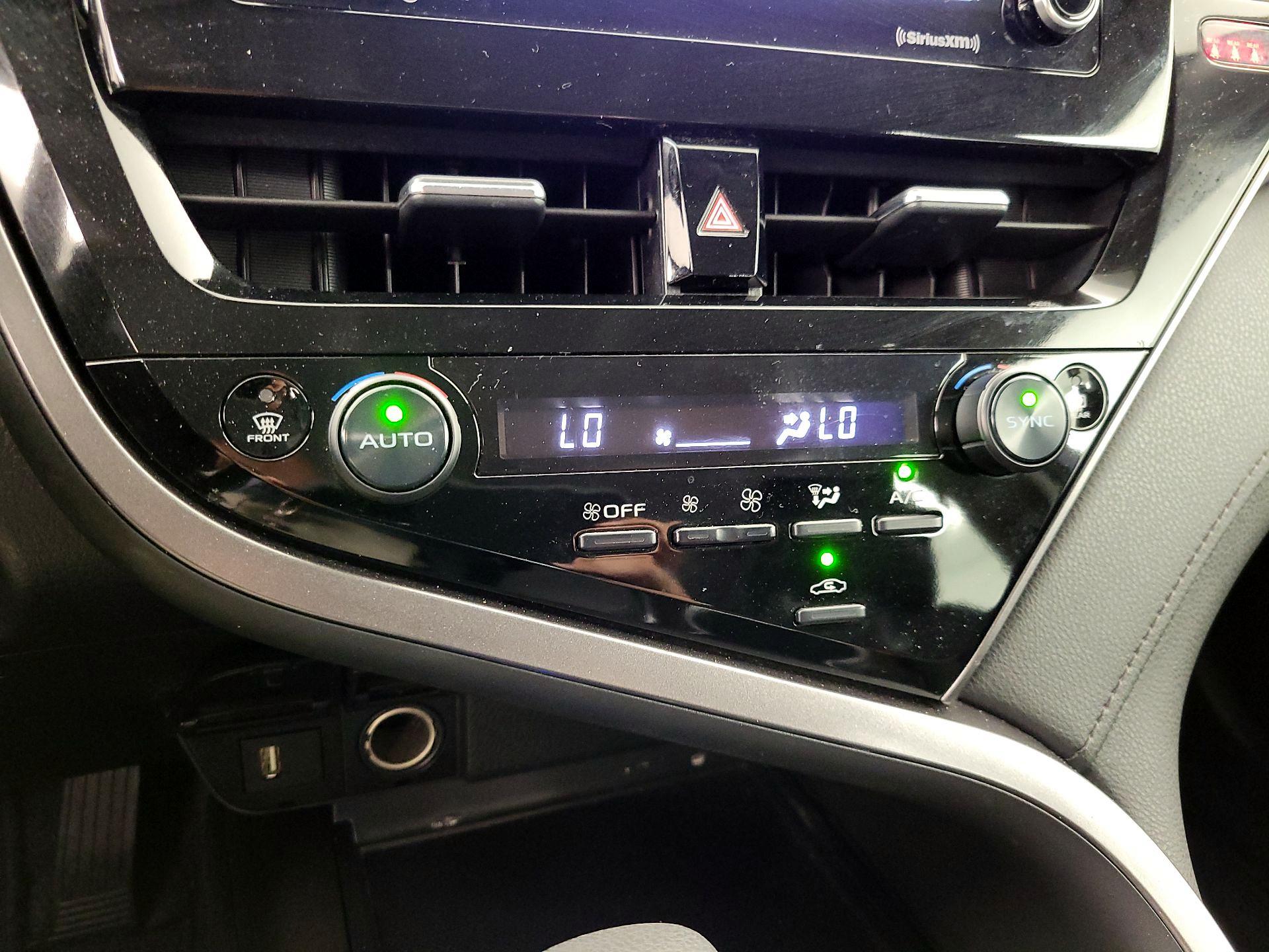 Thumbnail: 2022 Toyota Camry - 16