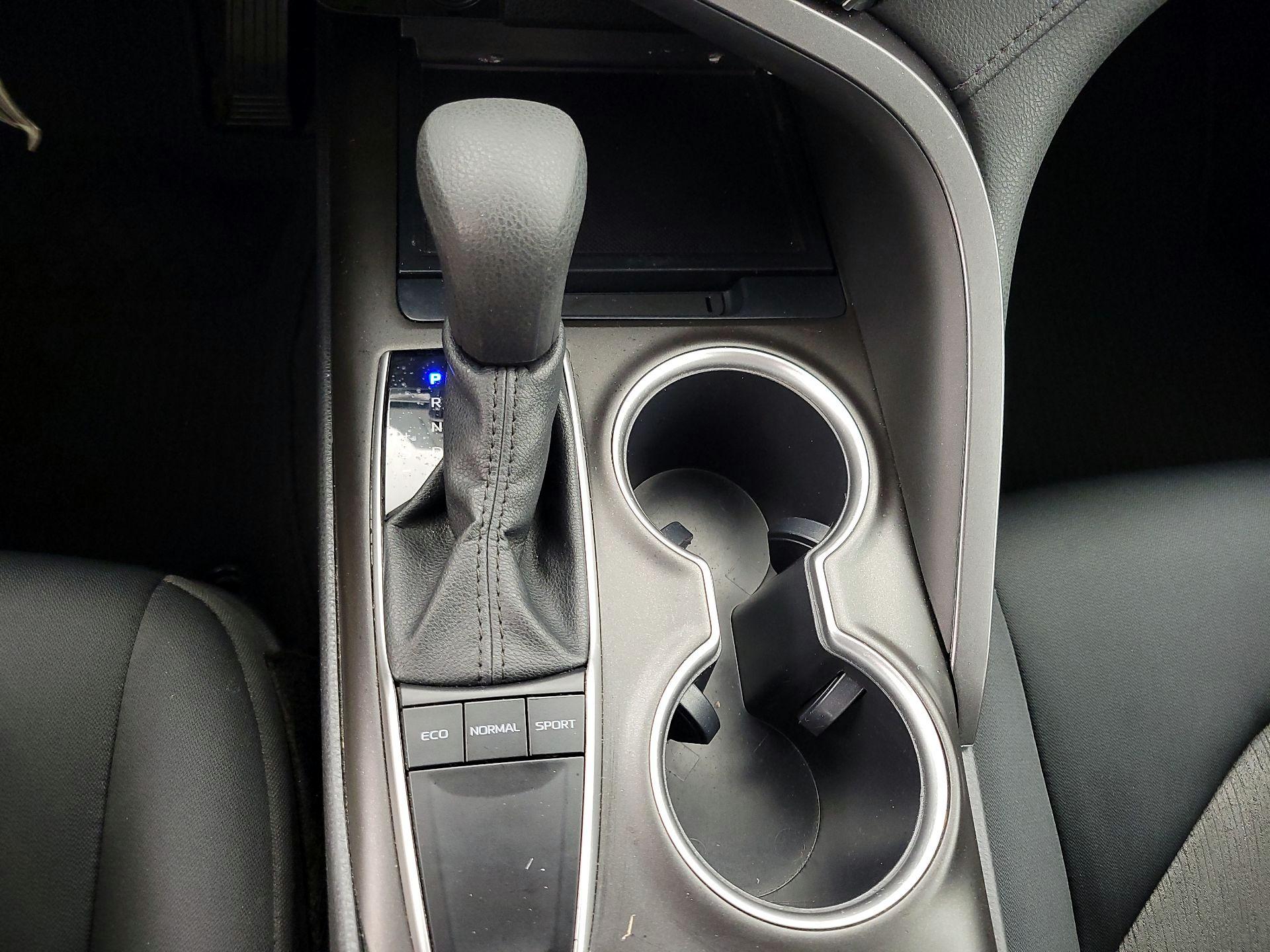 Thumbnail: 2022 Toyota Camry - 17