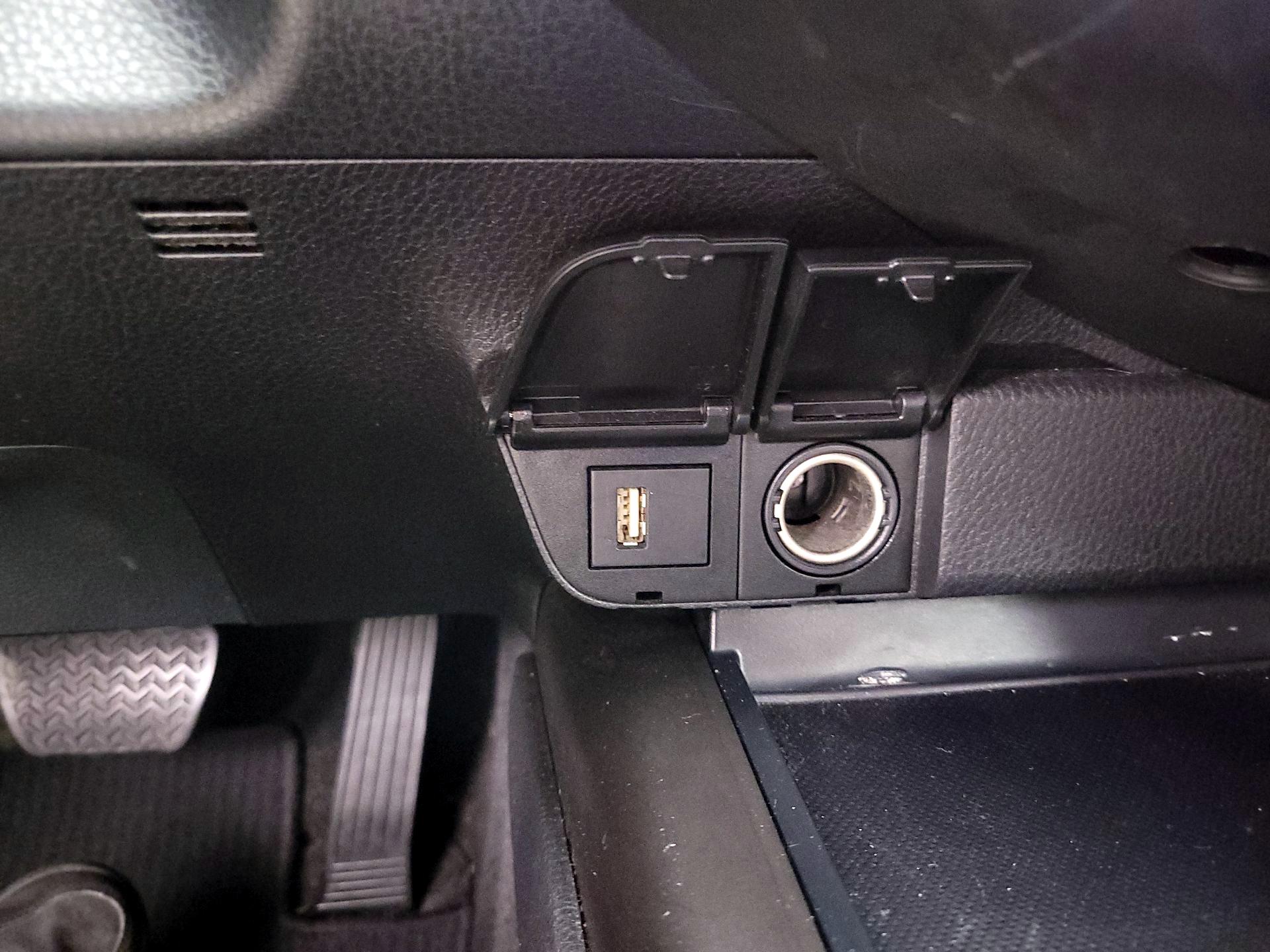 Thumbnail: 2022 Toyota Camry - 18