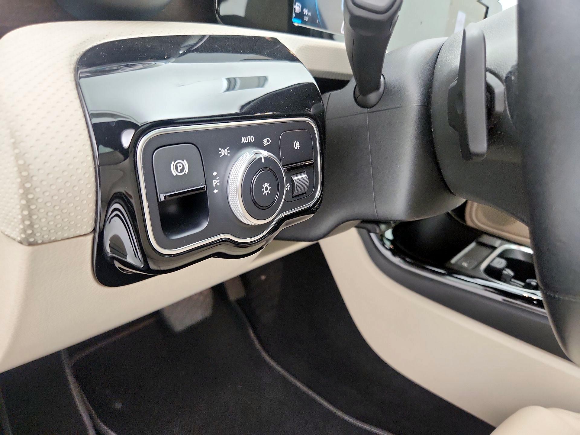 Thumbnail: 2019 Mercedes-Benz A-Class - 13