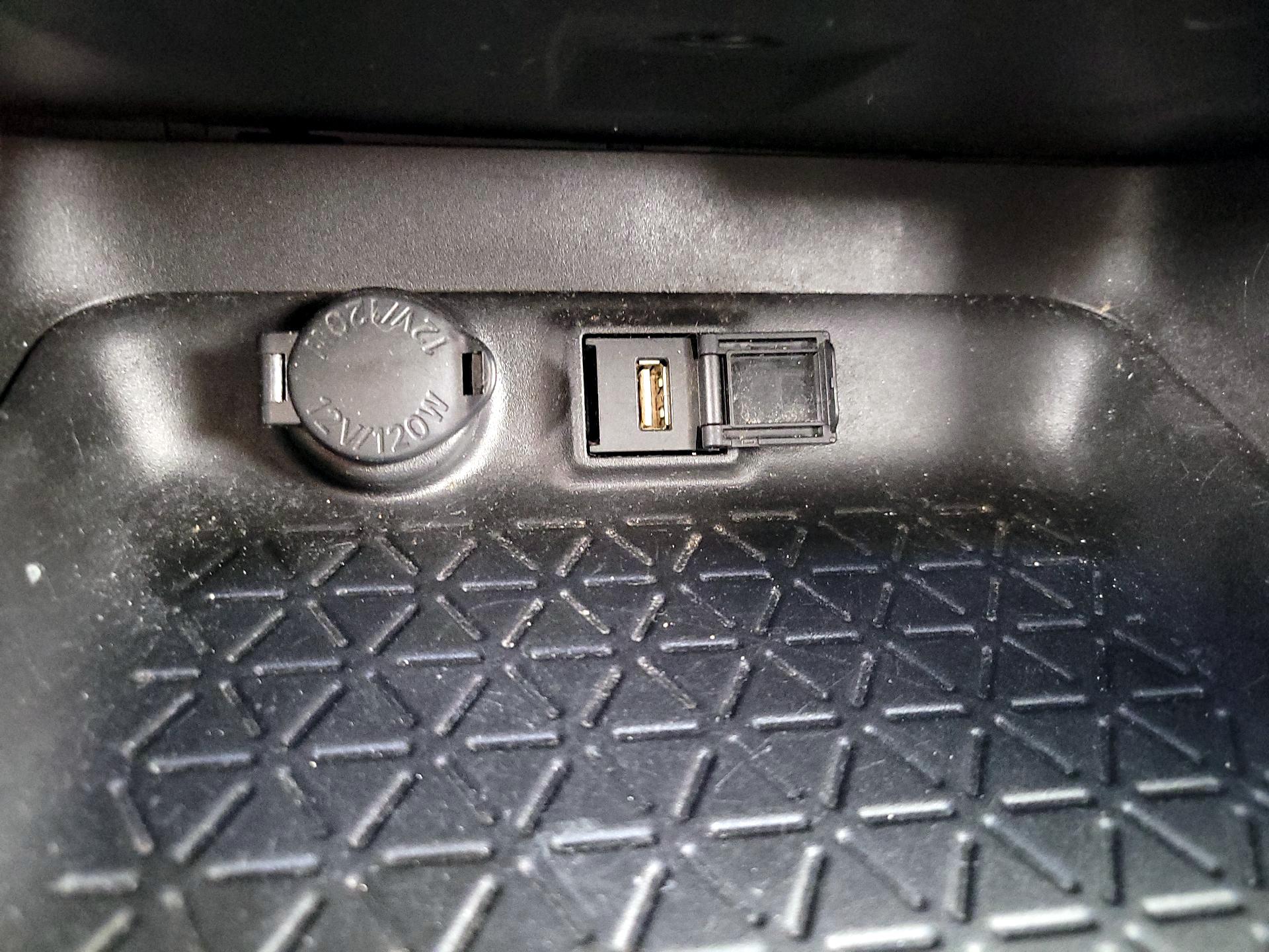 Thumbnail: 2021 Toyota RAV4 - 18