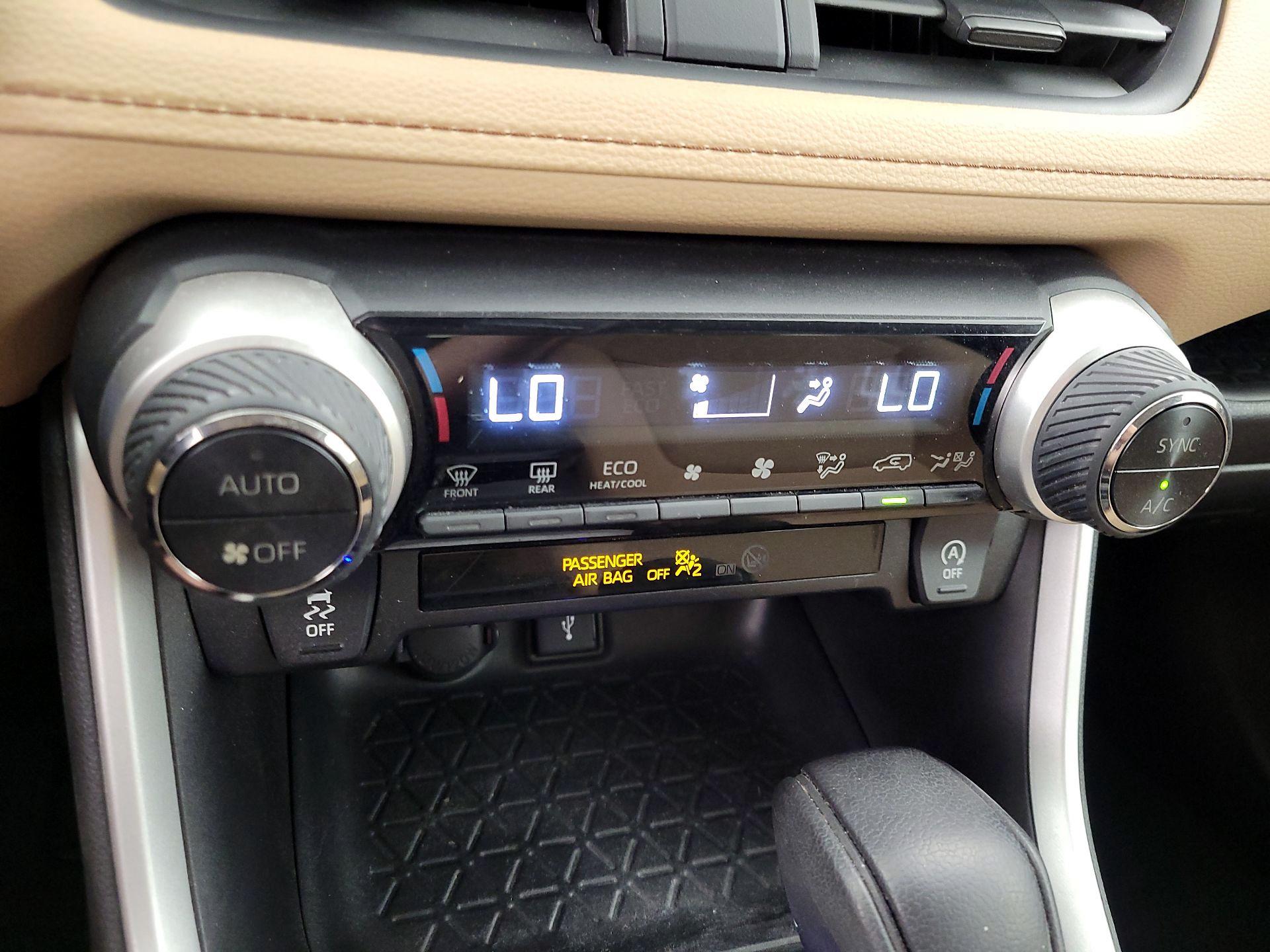 Thumbnail: 2021 Toyota RAV4 - 16