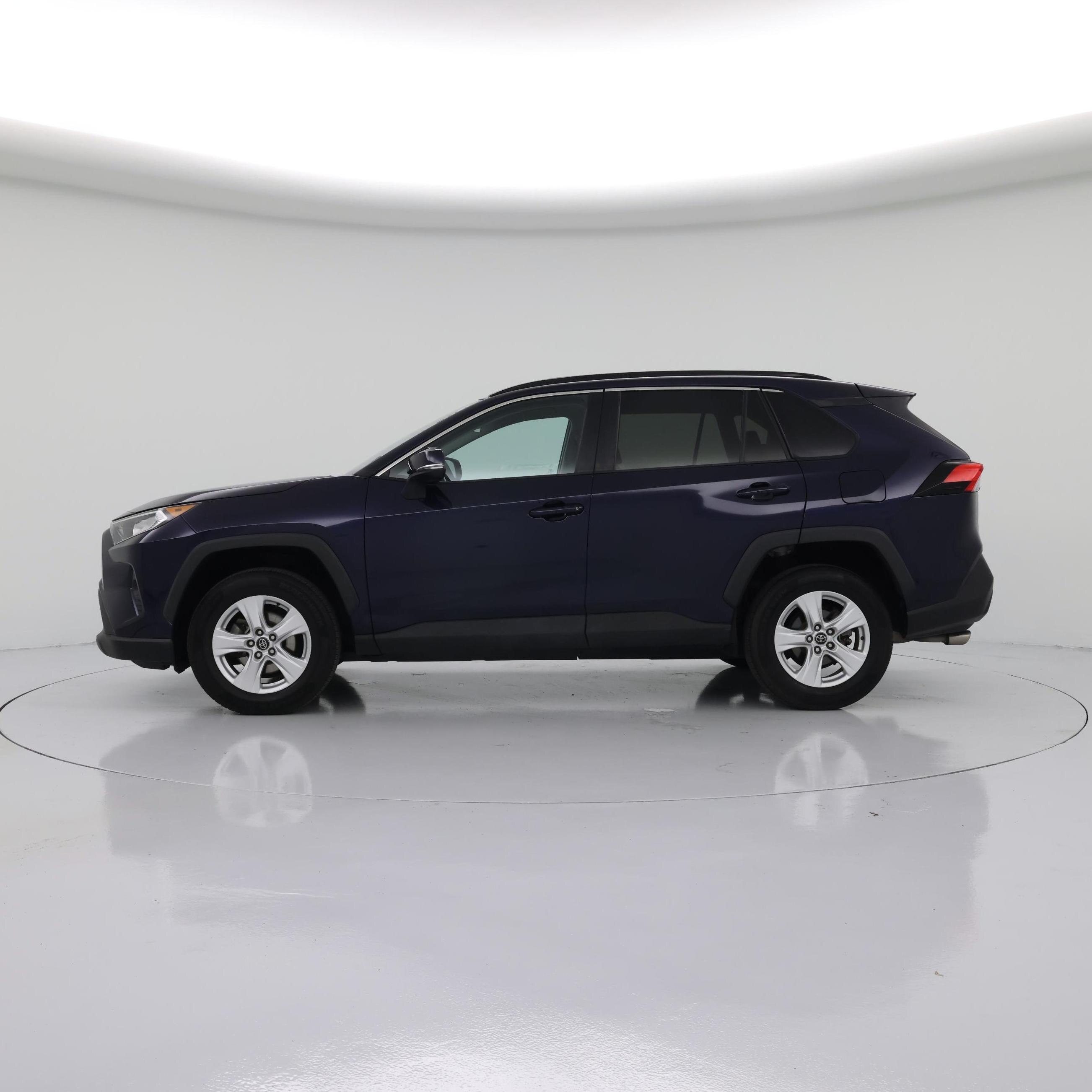 Thumbnail: 2021 Toyota RAV4 - 3