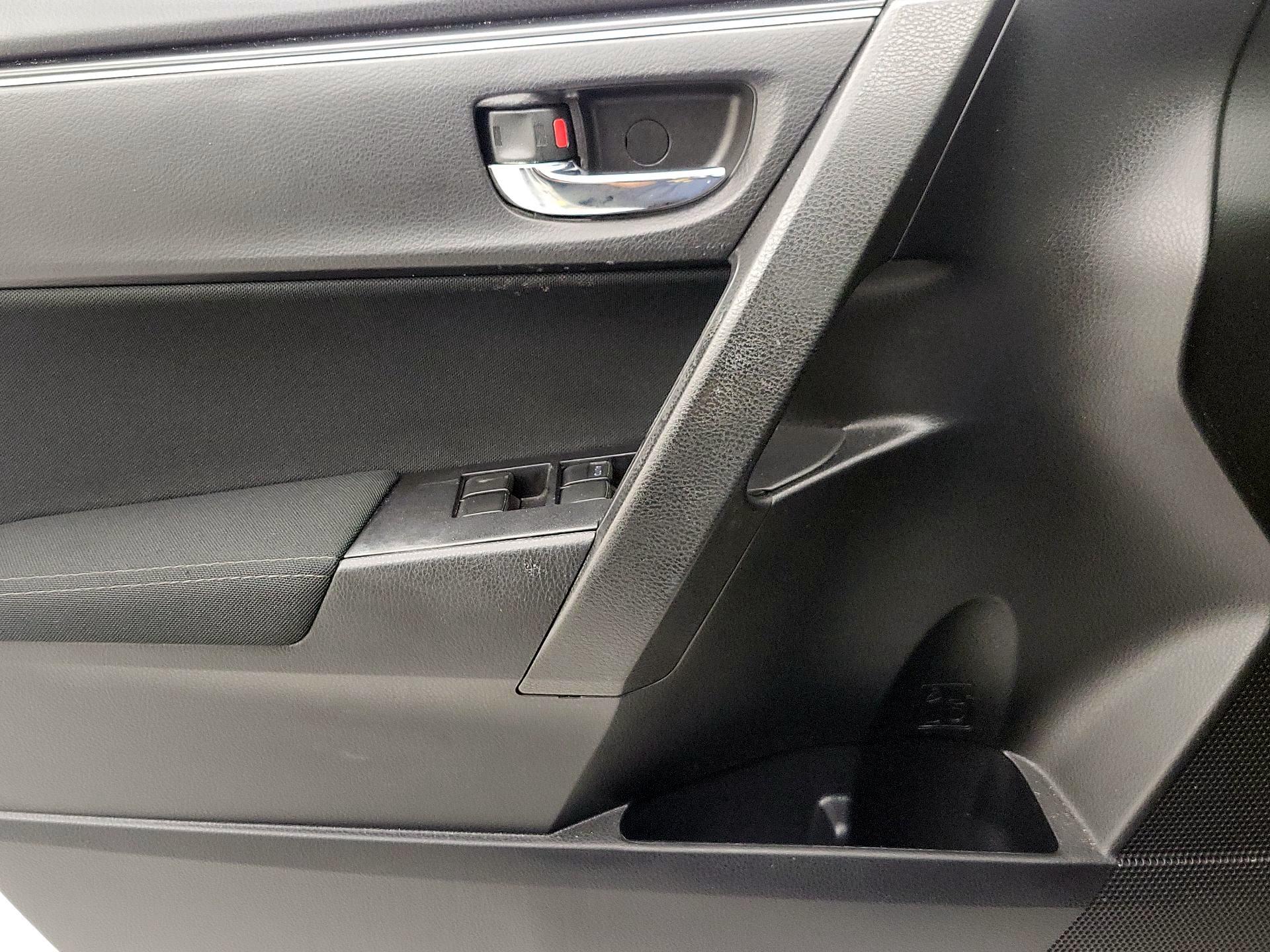 Thumbnail: 2018 Toyota Corolla - 12