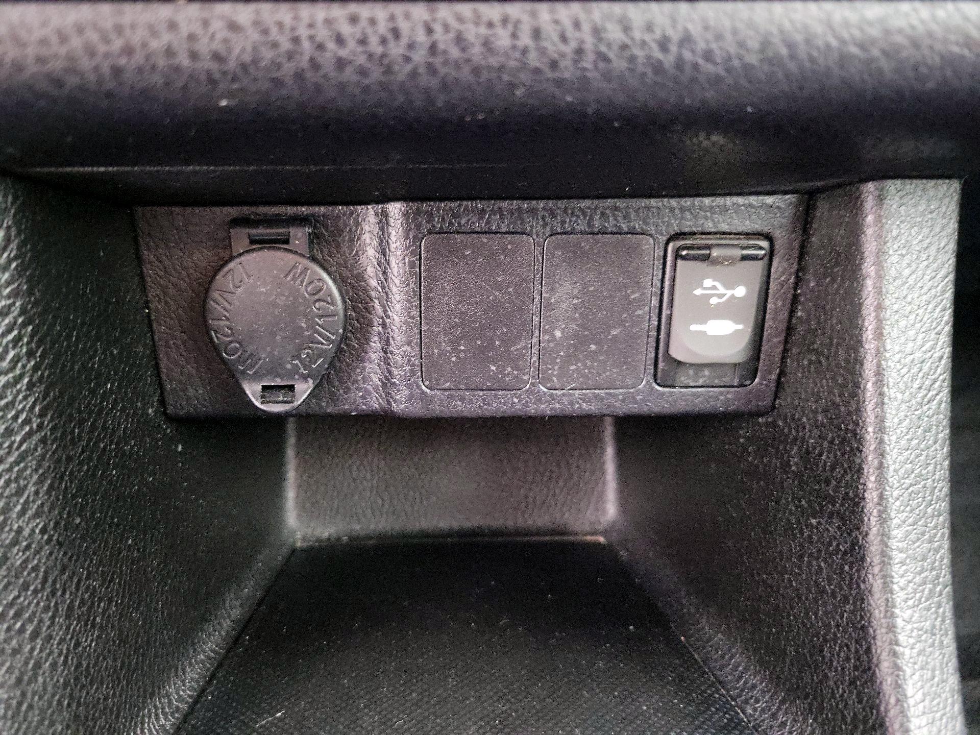 Thumbnail: 2018 Toyota Corolla - 18