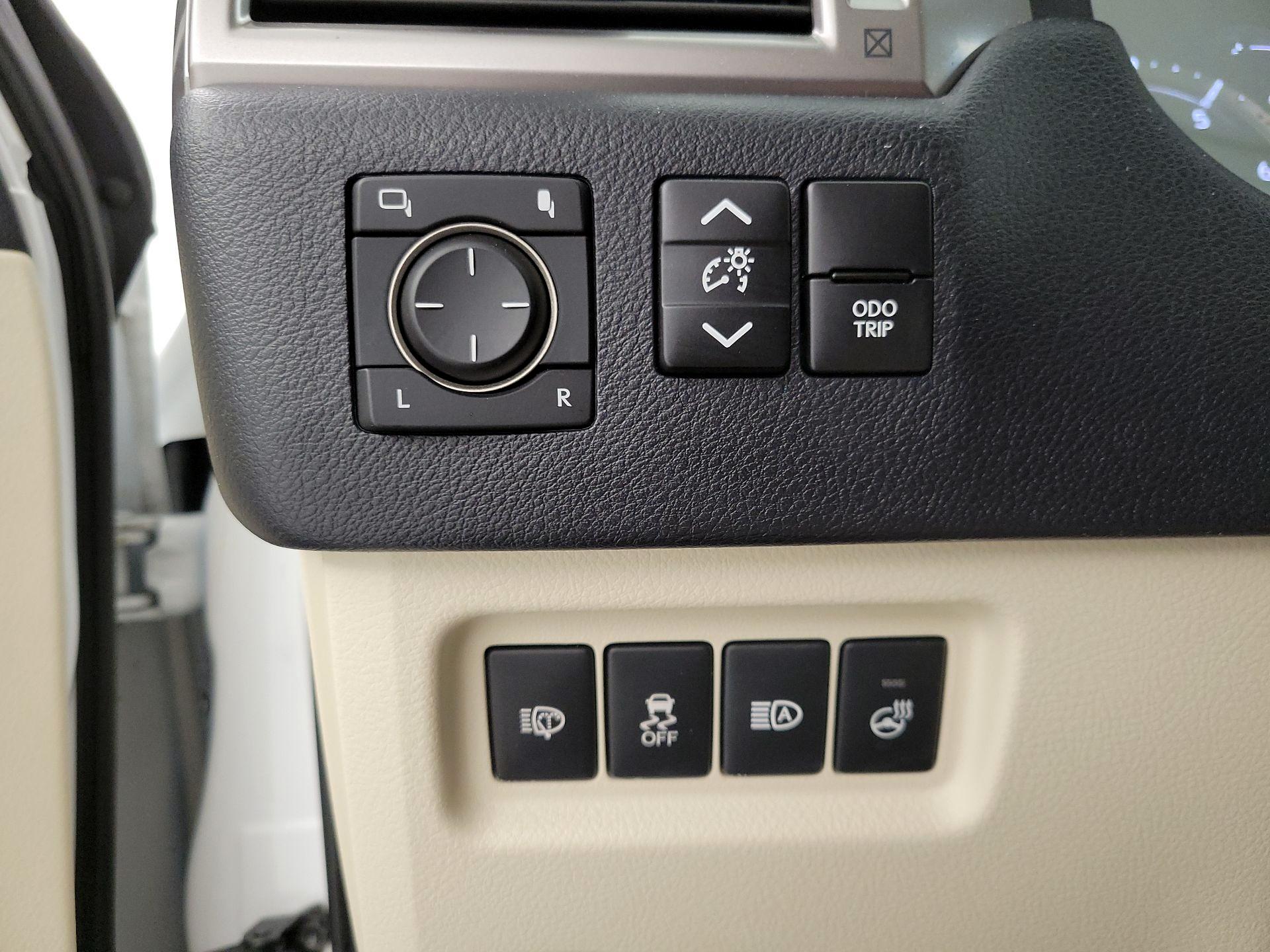 Thumbnail: 2022 Lexus GX - 13