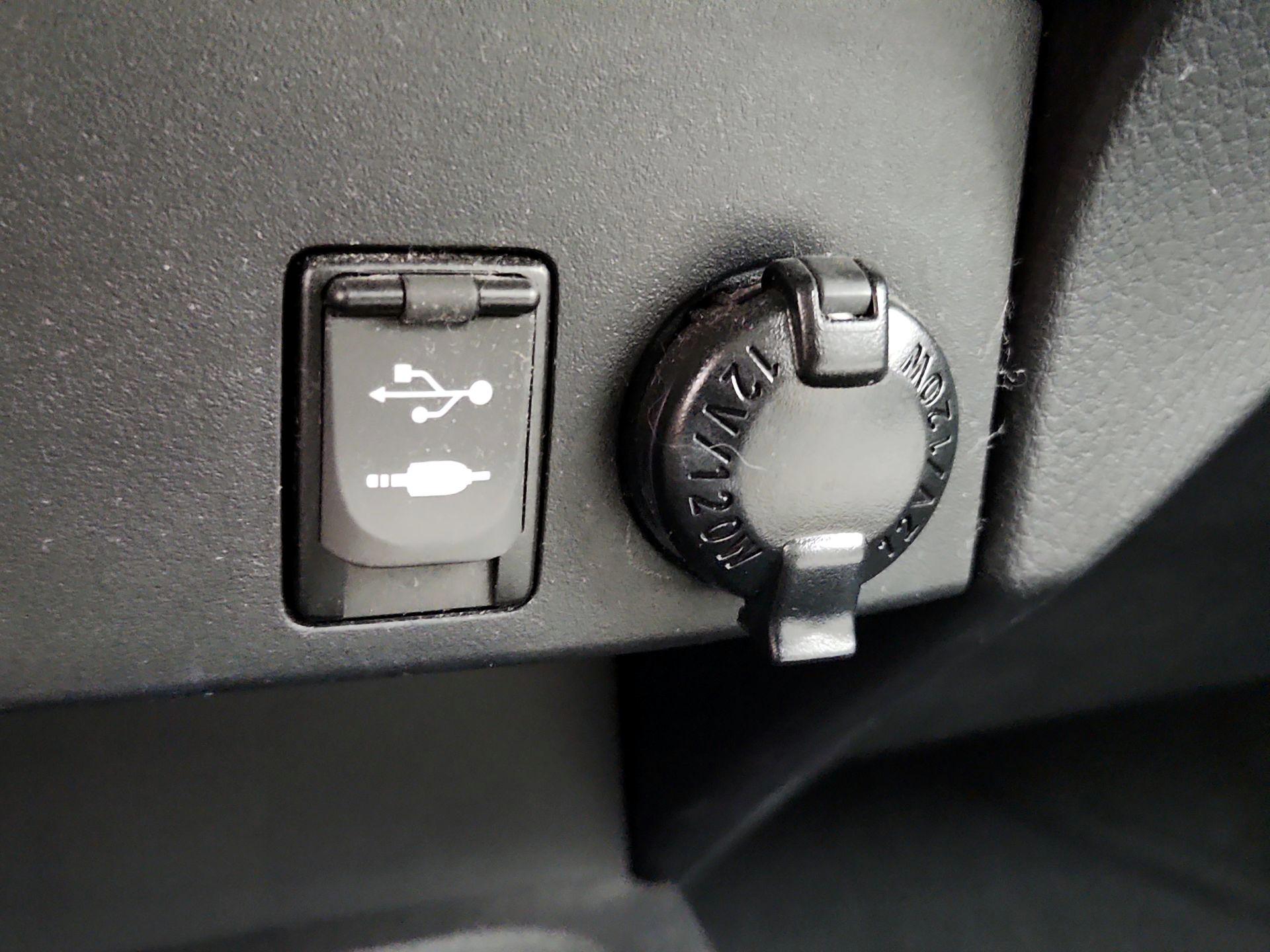 Thumbnail: 2017 Toyota RAV4 - 18