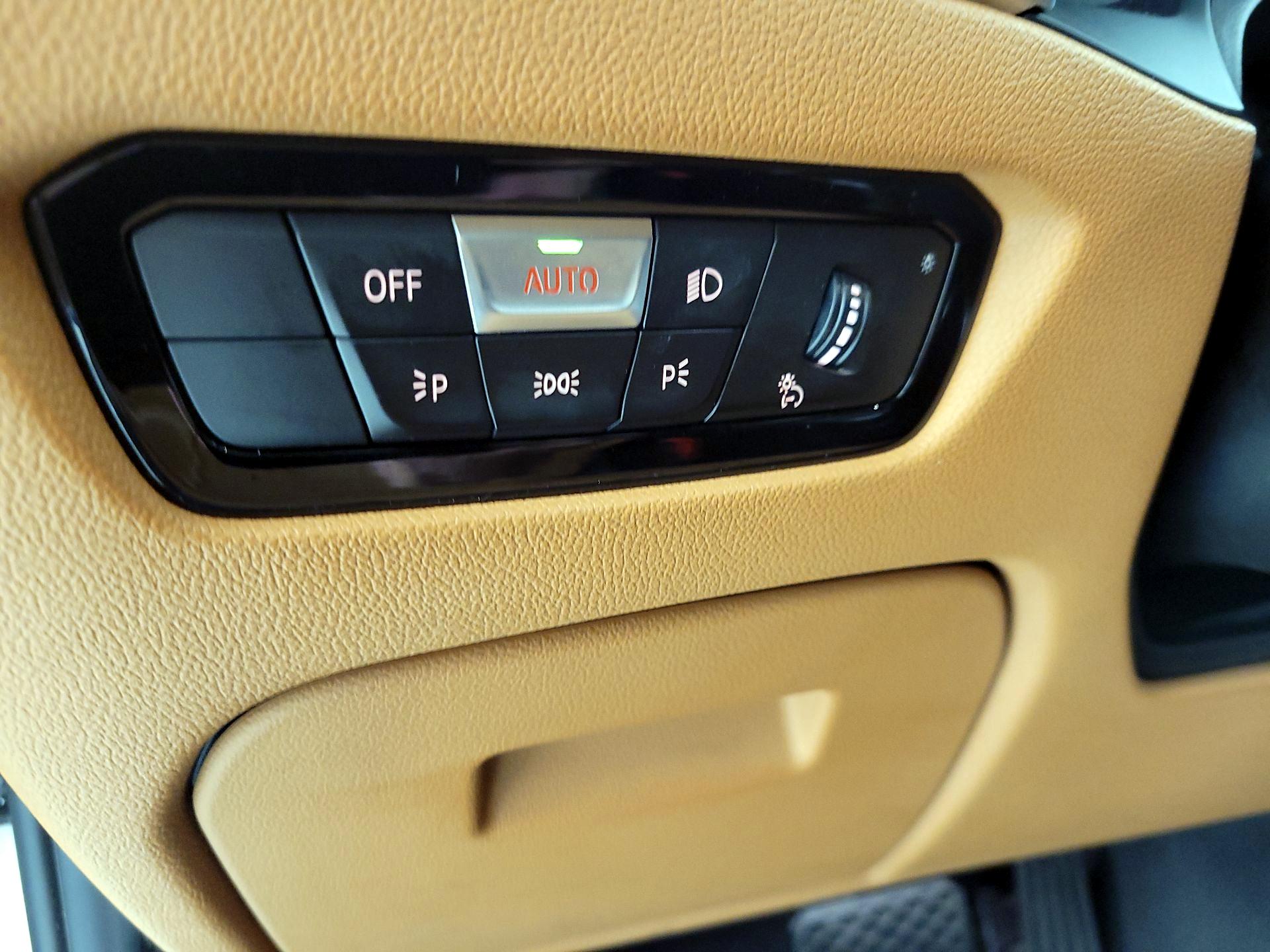 Thumbnail: 2020 BMW 3 Series - 13