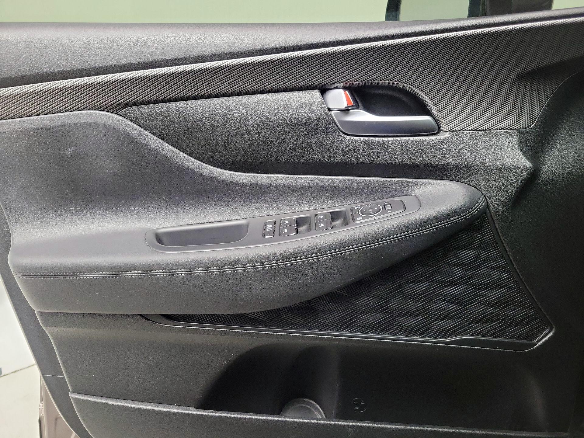 Thumbnail: 2019 Hyundai Santa Fe - 12