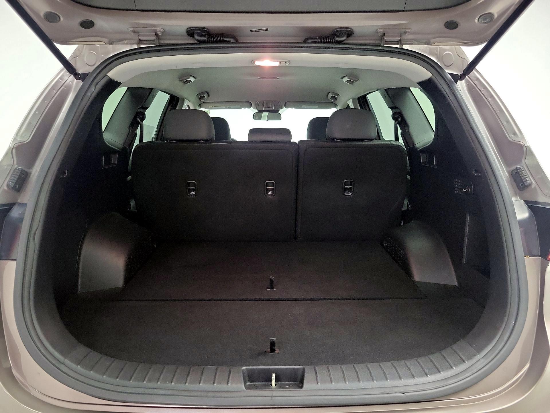 Thumbnail: 2019 Hyundai Santa Fe - 20