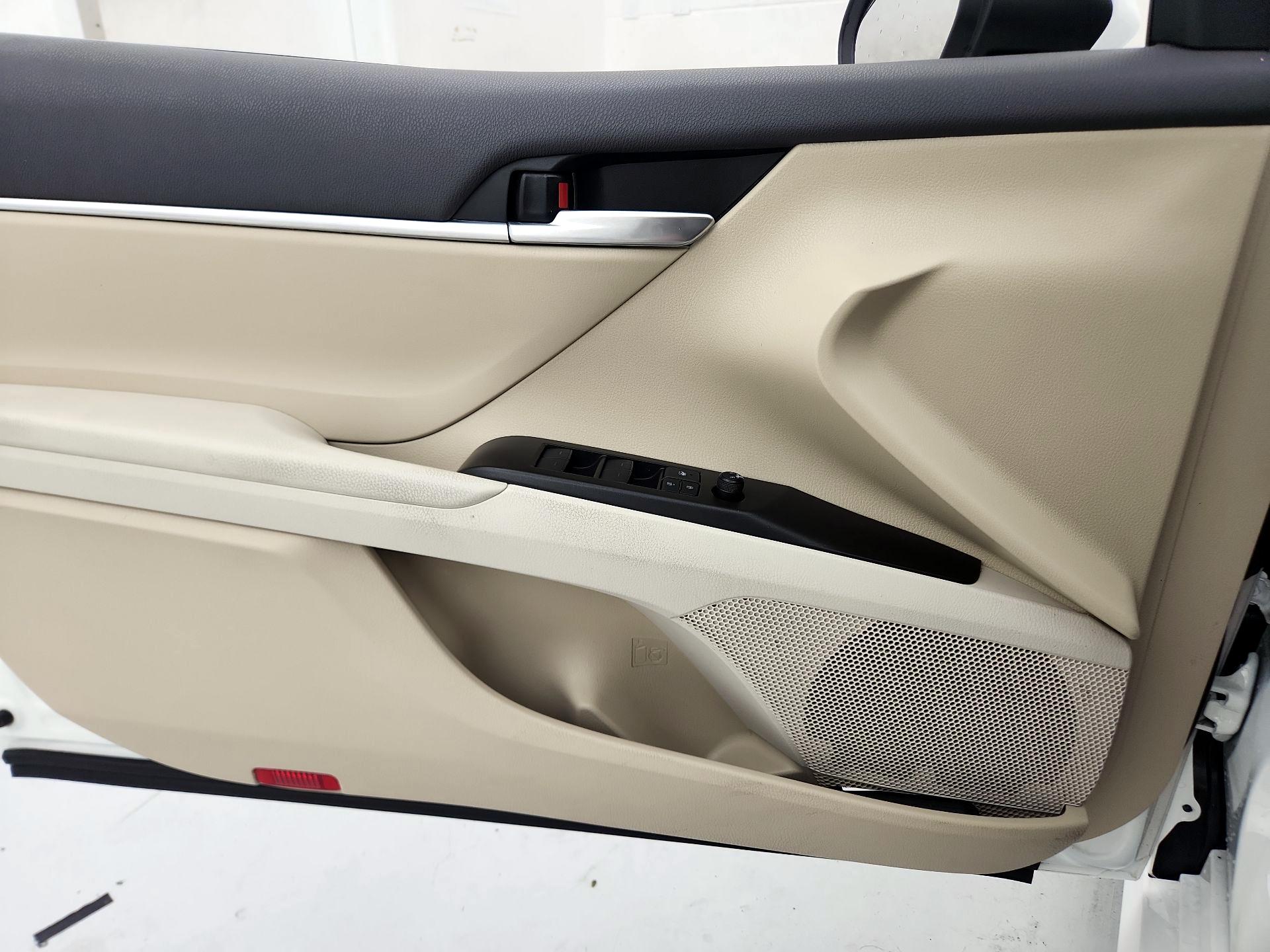 Thumbnail: 2021 Toyota Camry - 12