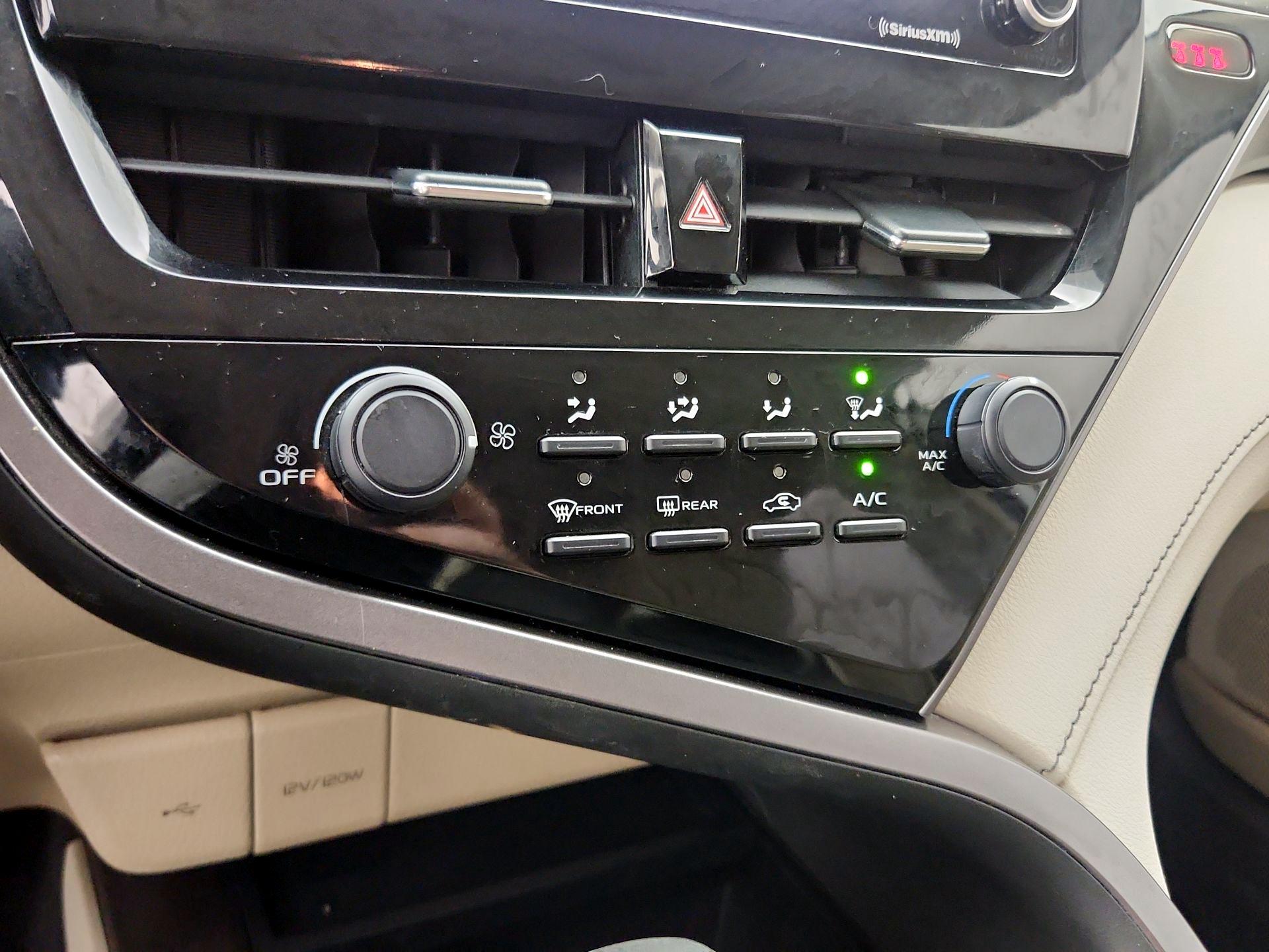 Thumbnail: 2021 Toyota Camry - 16