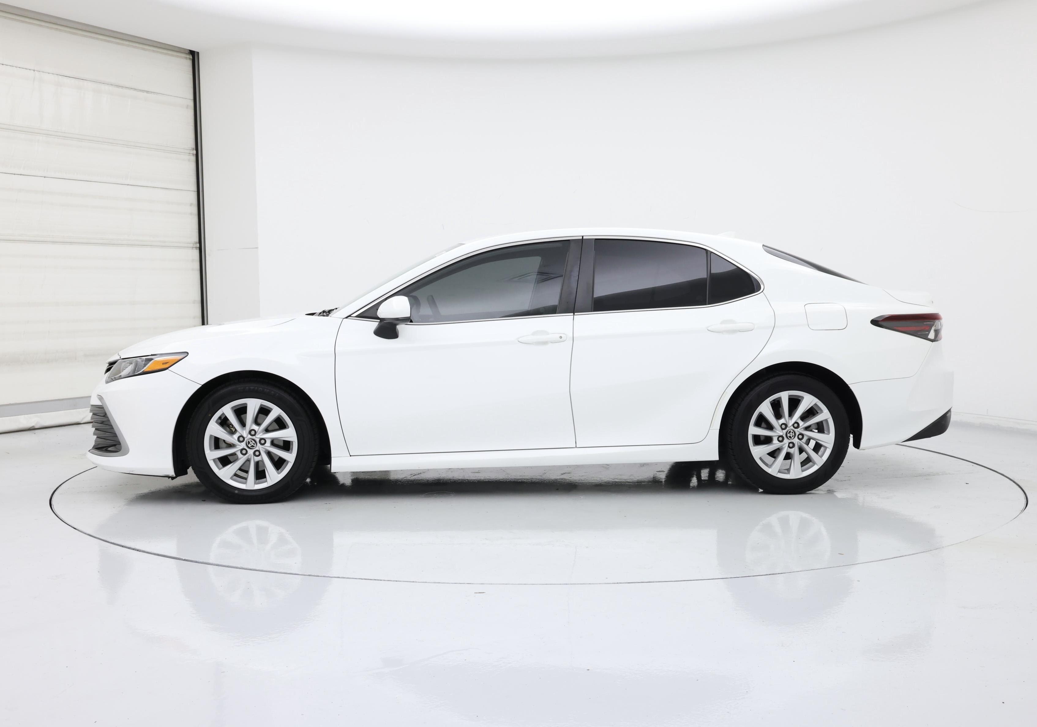 Thumbnail: 2021 Toyota Camry - 3