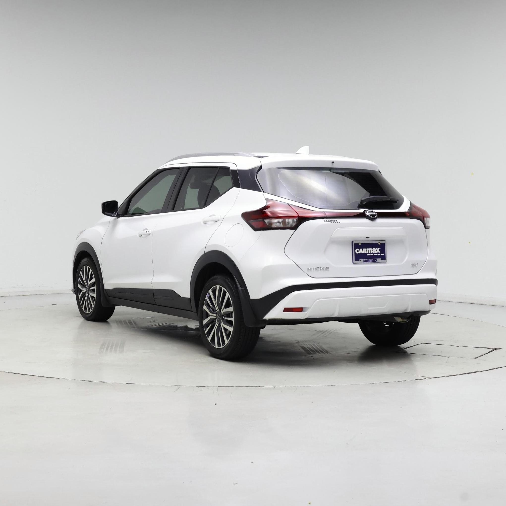 Thumbnail: 2023 Nissan Kicks - 2