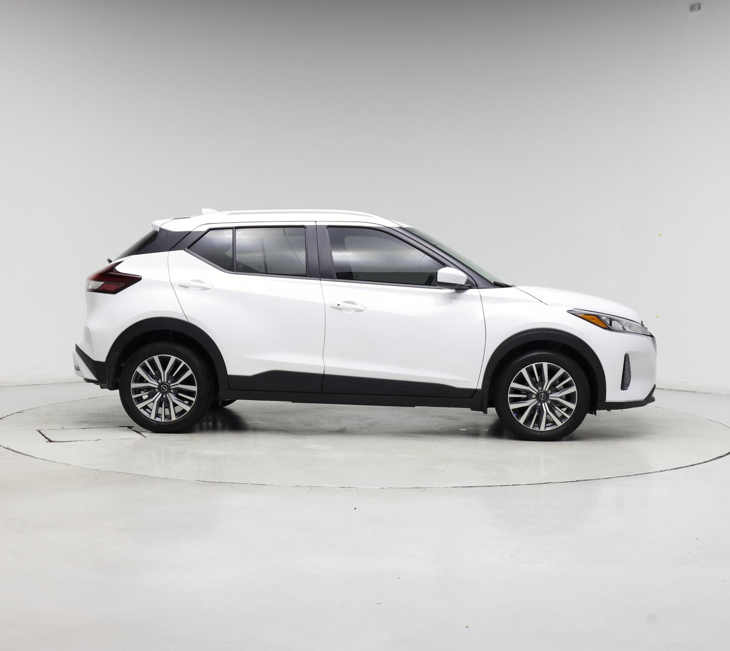 Thumbnail: 2023 Nissan Kicks - 7