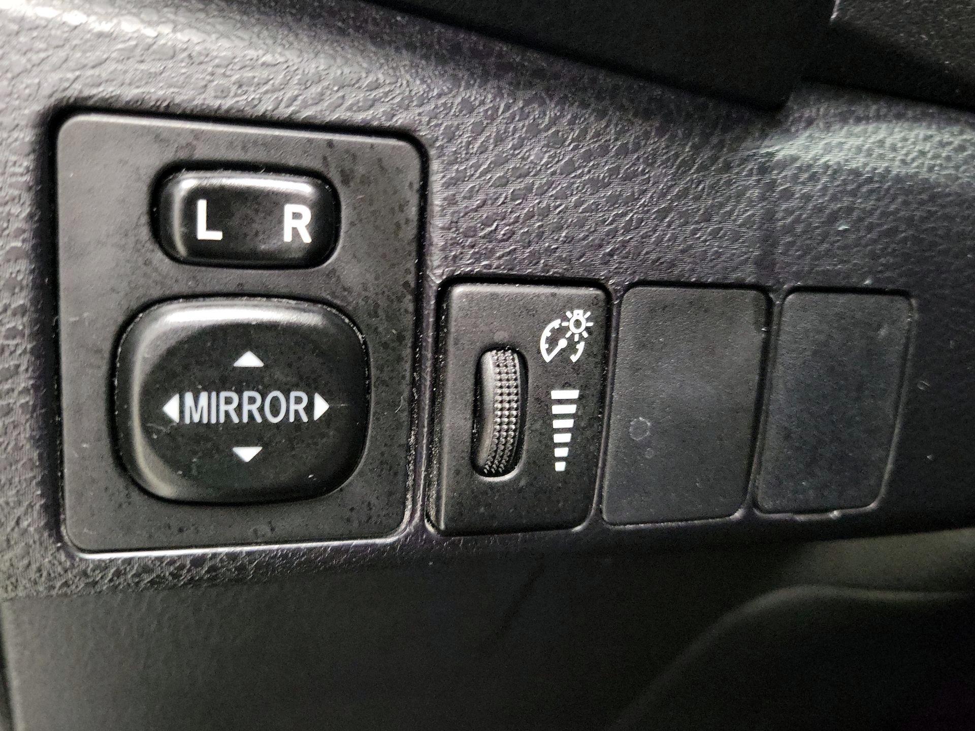 Thumbnail: 2015 Toyota Corolla - 13