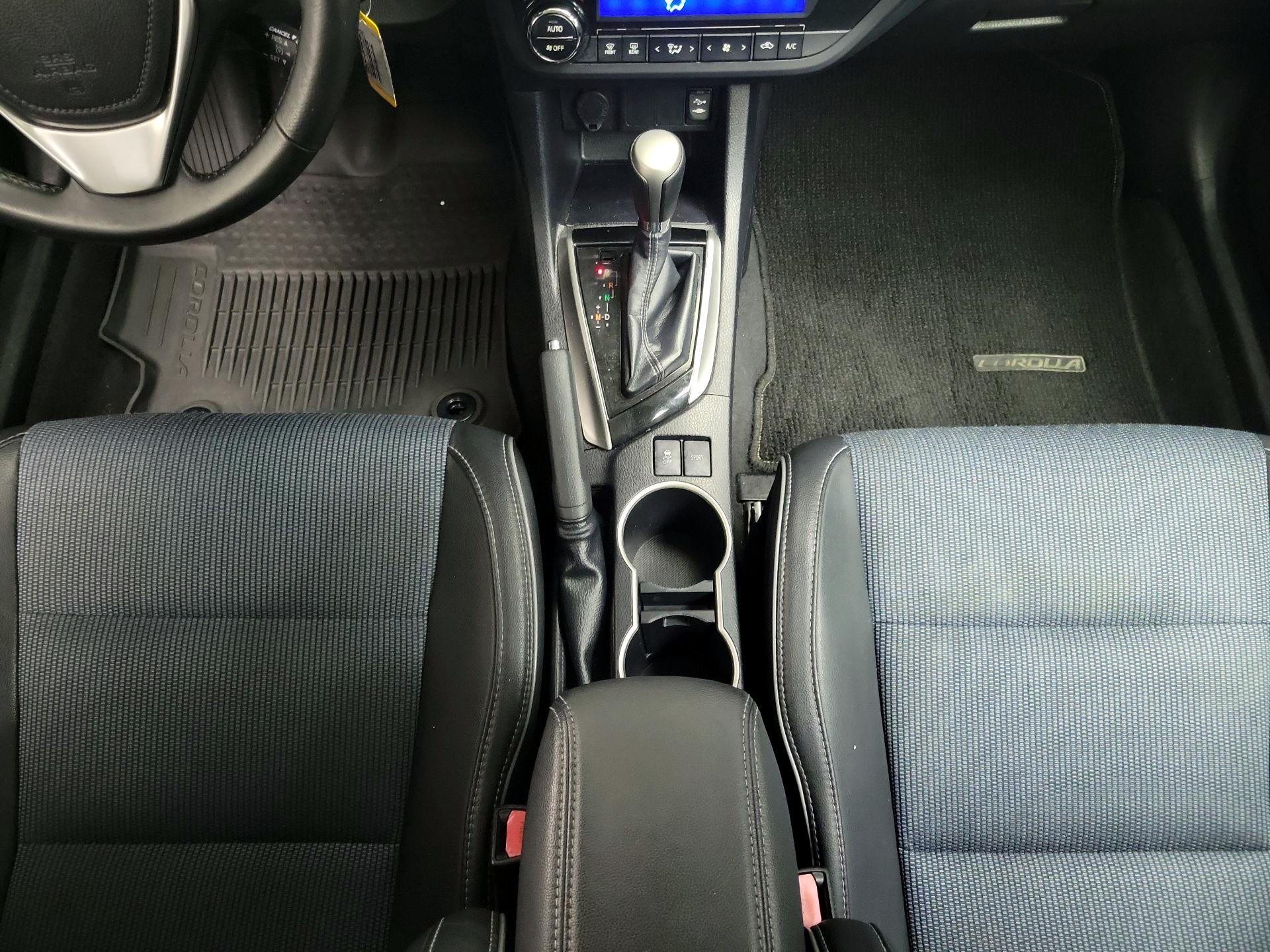 Thumbnail: 2015 Toyota Corolla - 17