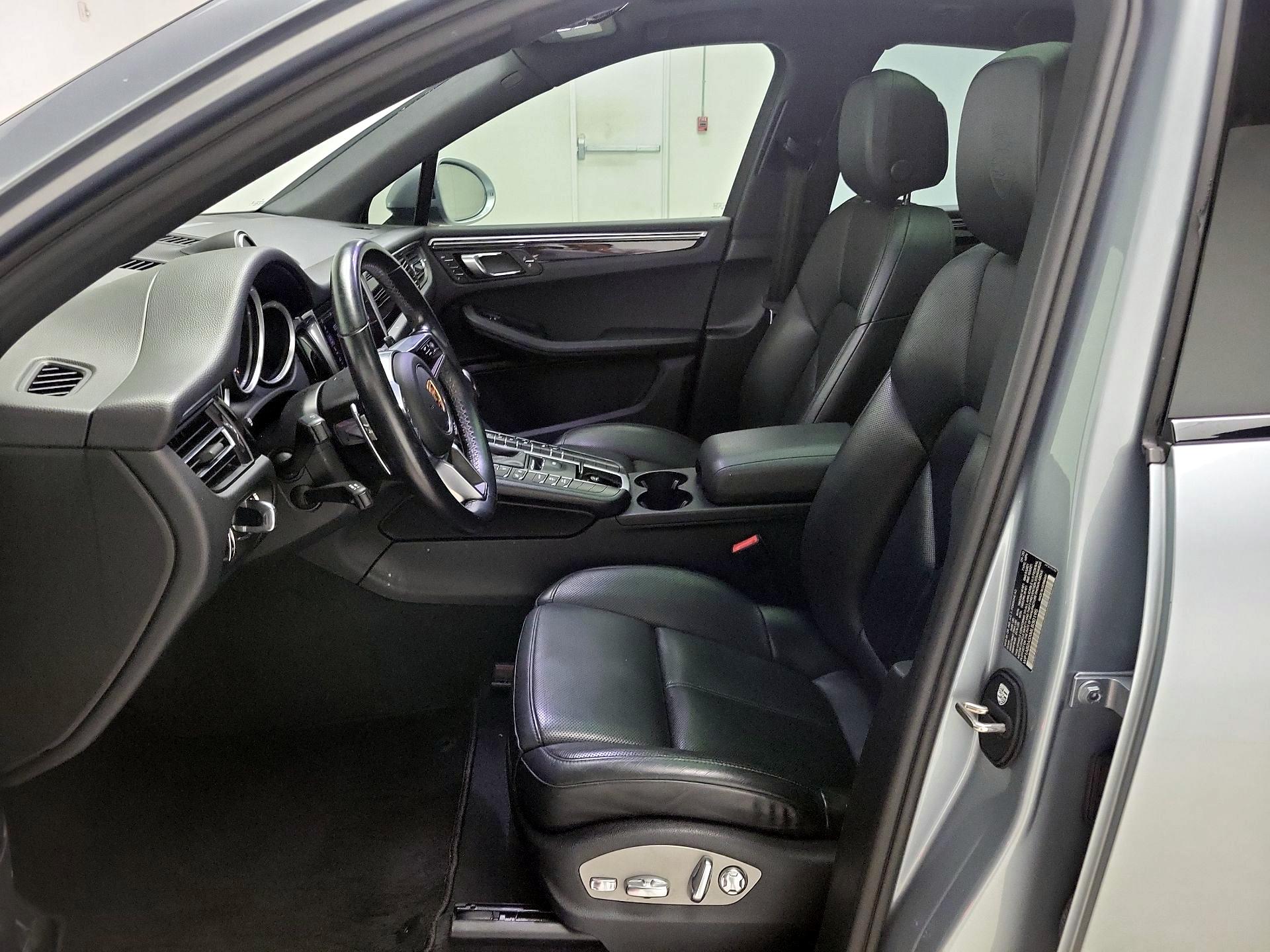 Thumbnail: 2021 Porsche Macan - 11