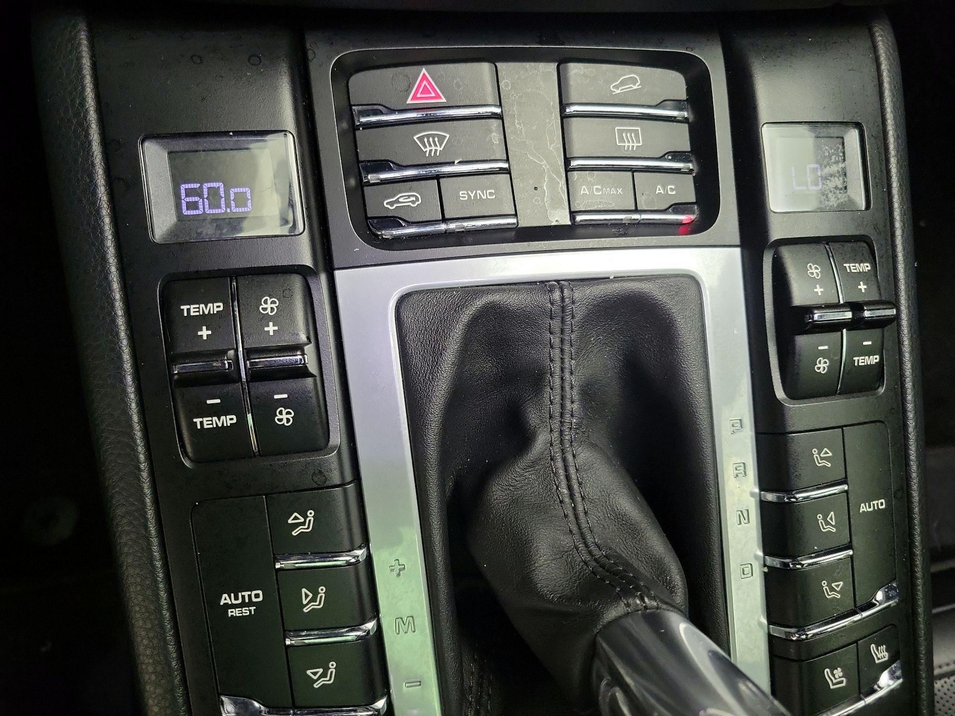 Thumbnail: 2021 Porsche Macan - 17