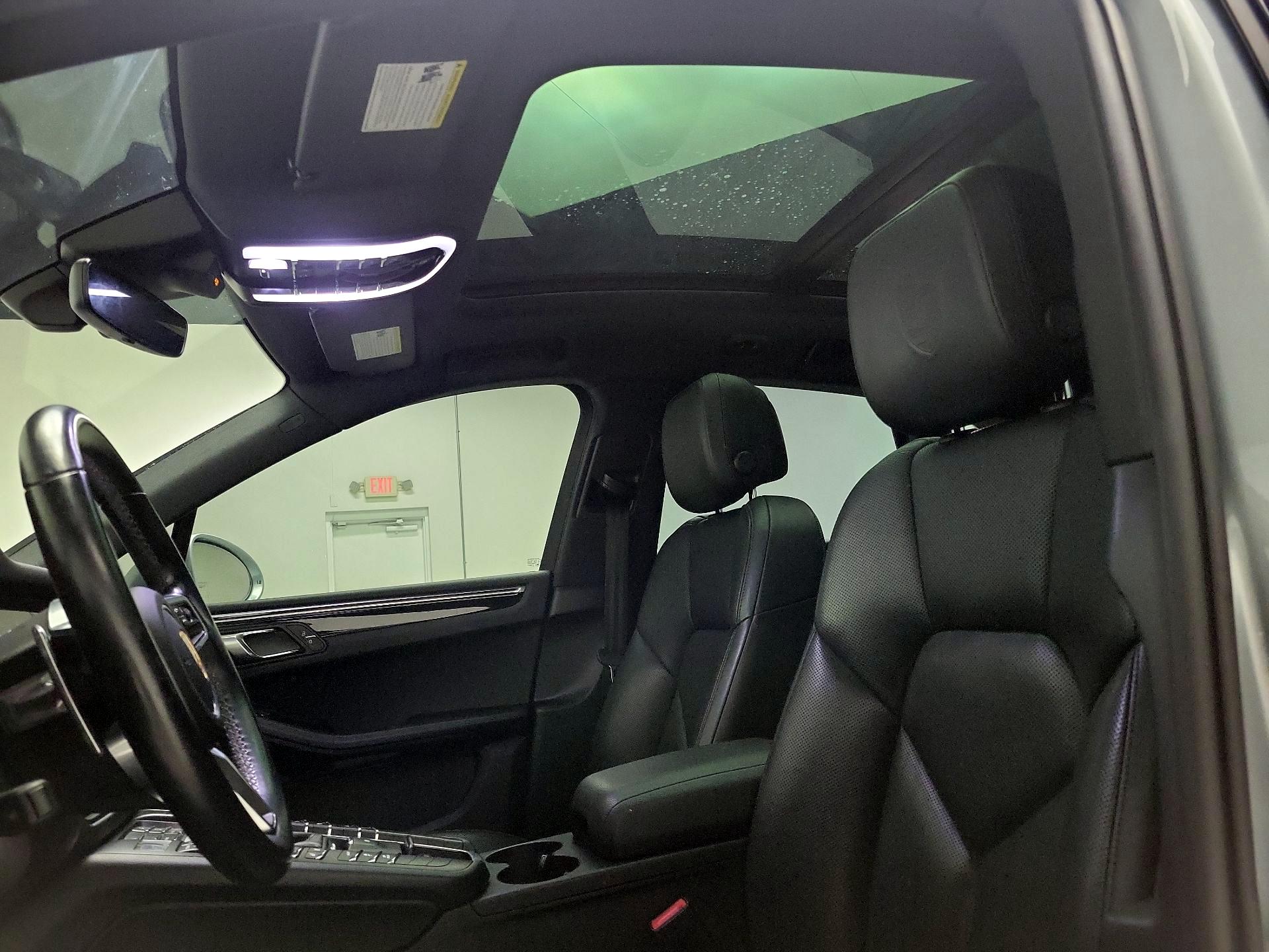 Thumbnail: 2021 Porsche Macan - 20