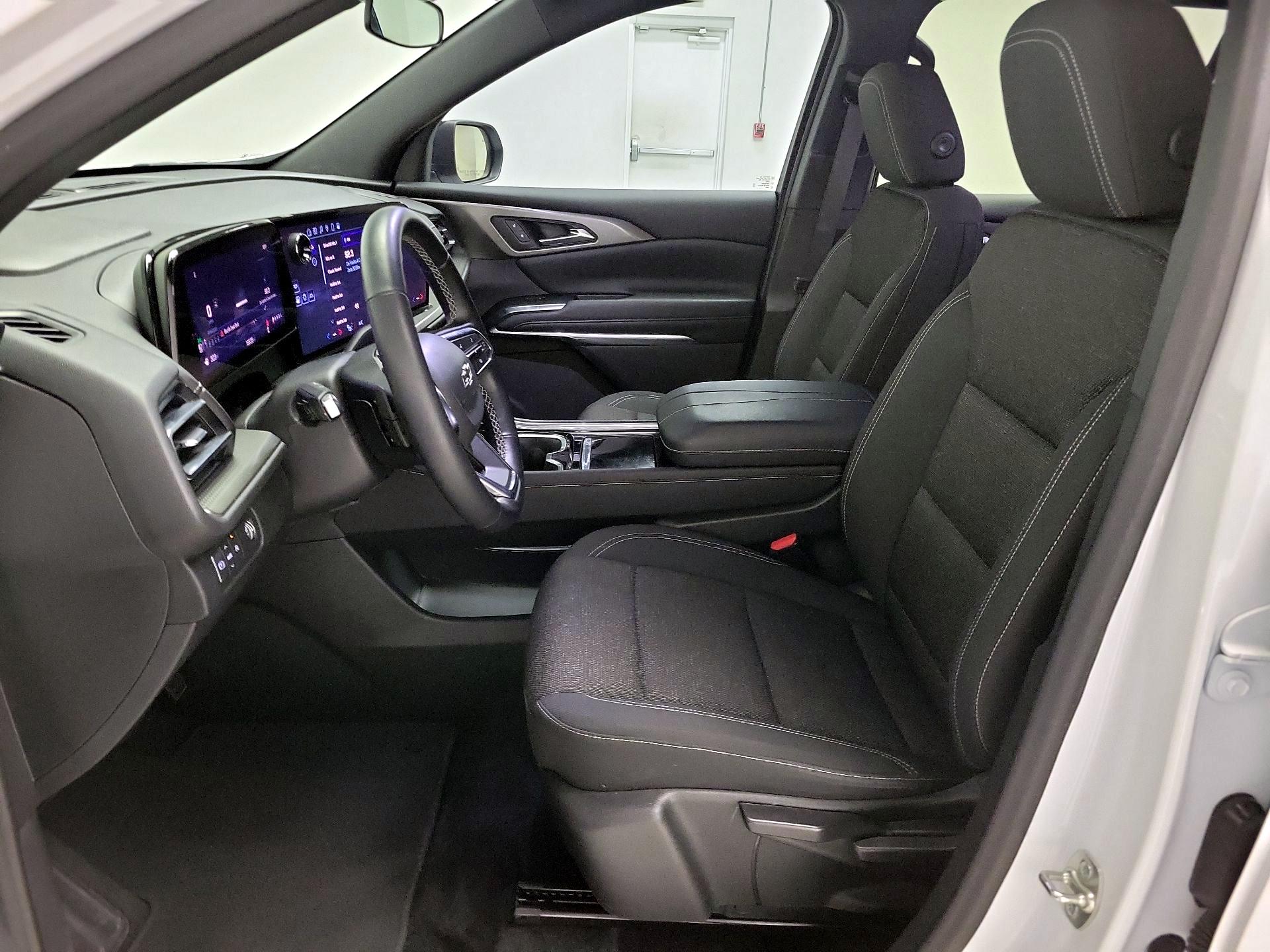 Thumbnail: 2024 Chevrolet Traverse - 11