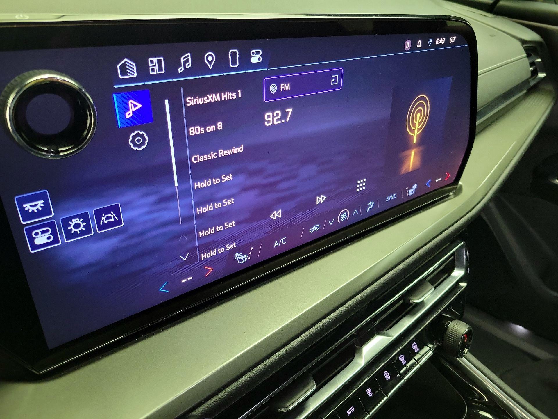 Thumbnail: 2024 Chevrolet Traverse - 16