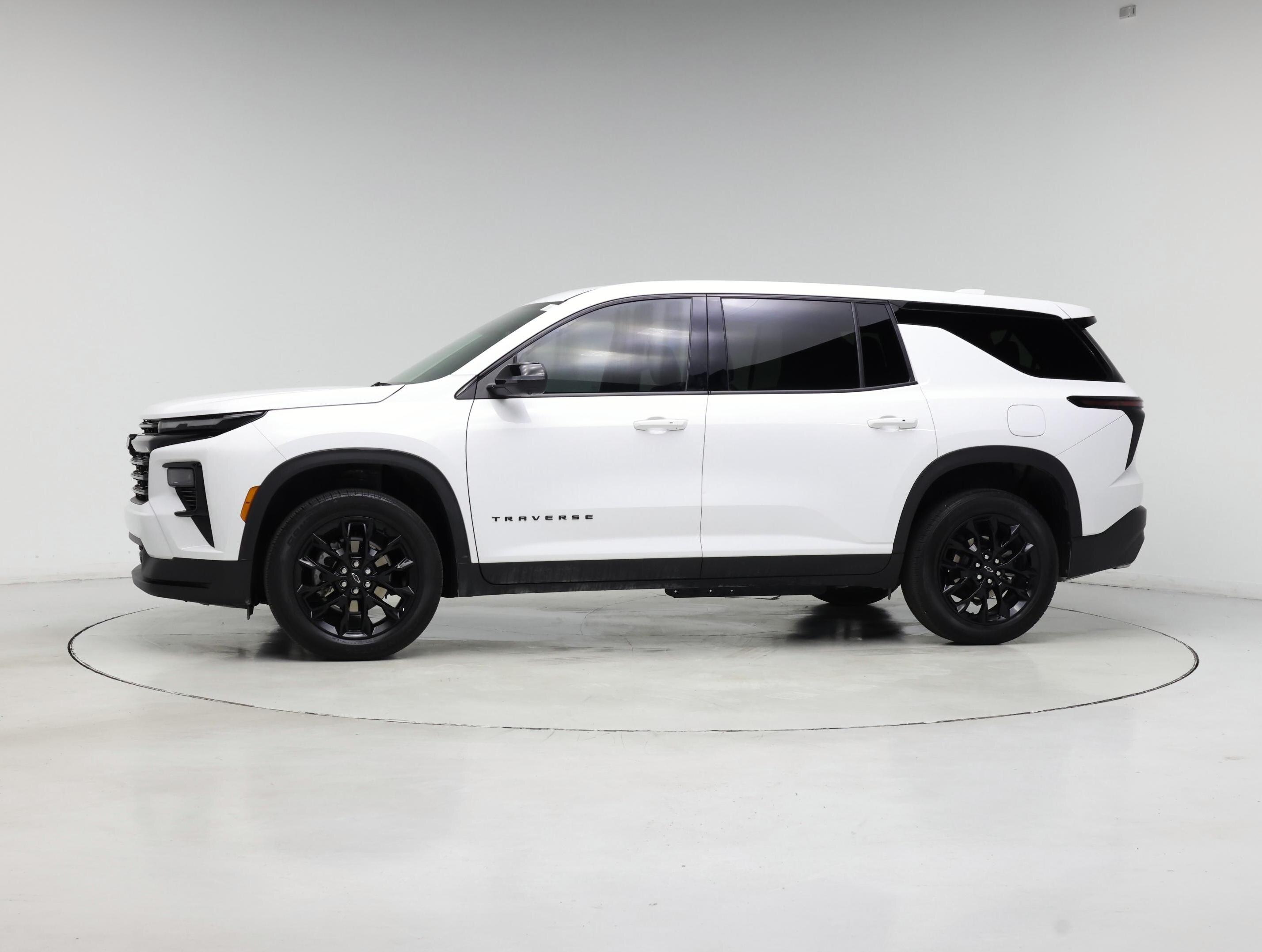 Thumbnail: 2024 Chevrolet Traverse - 3