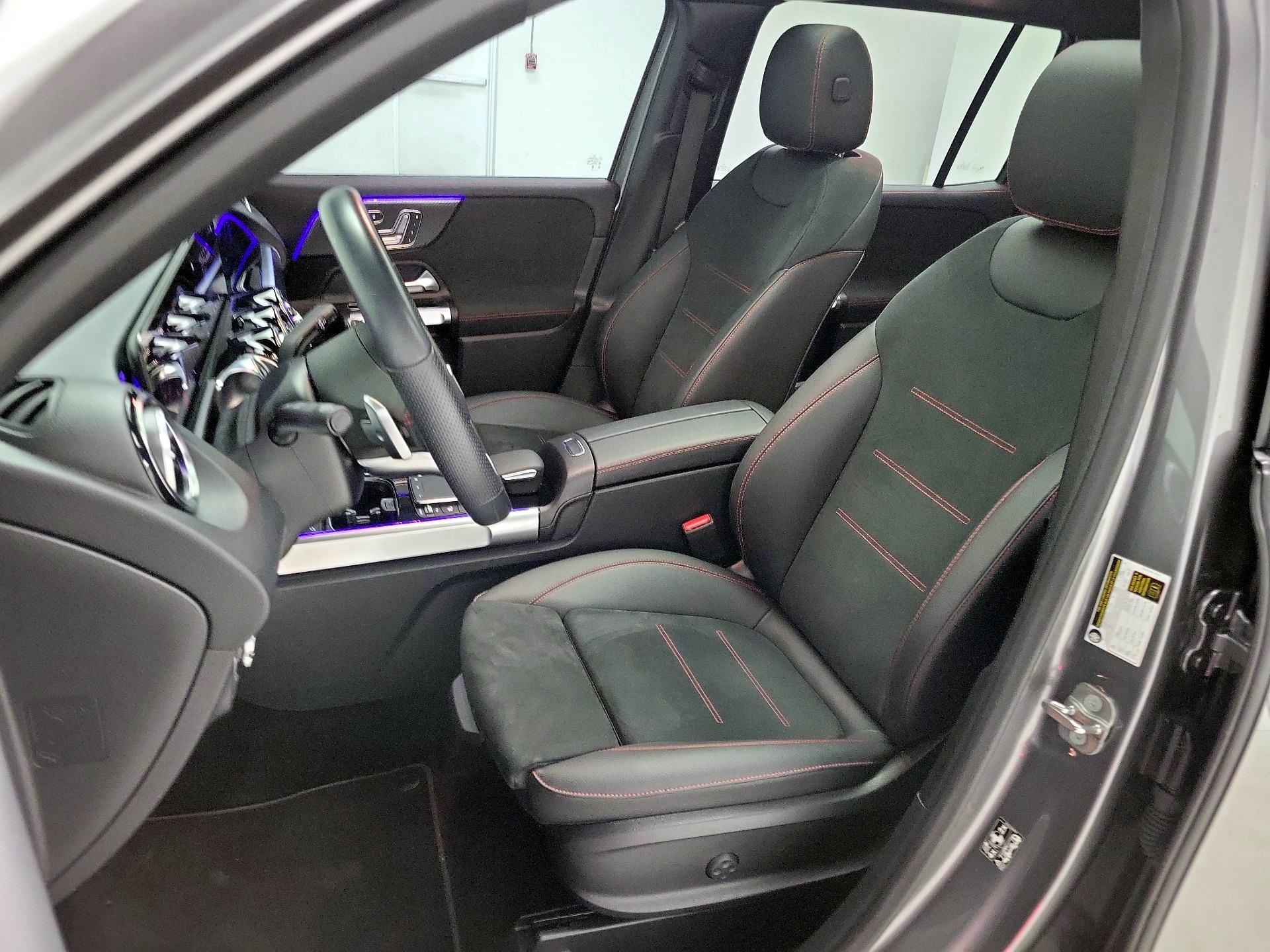 Thumbnail: 2023 Mercedes-Benz GLB - 11