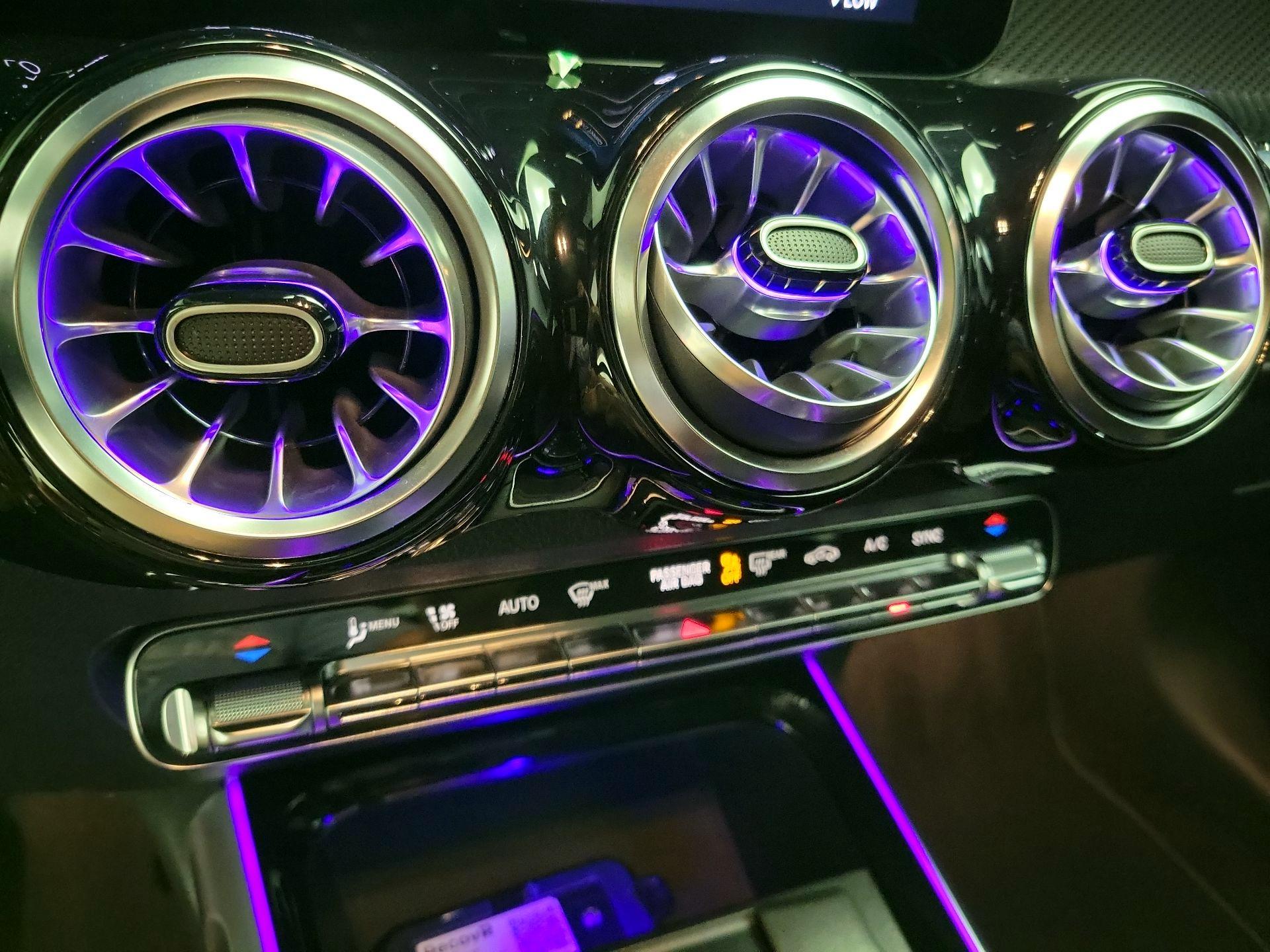 Thumbnail: 2023 Mercedes-Benz GLB - 17