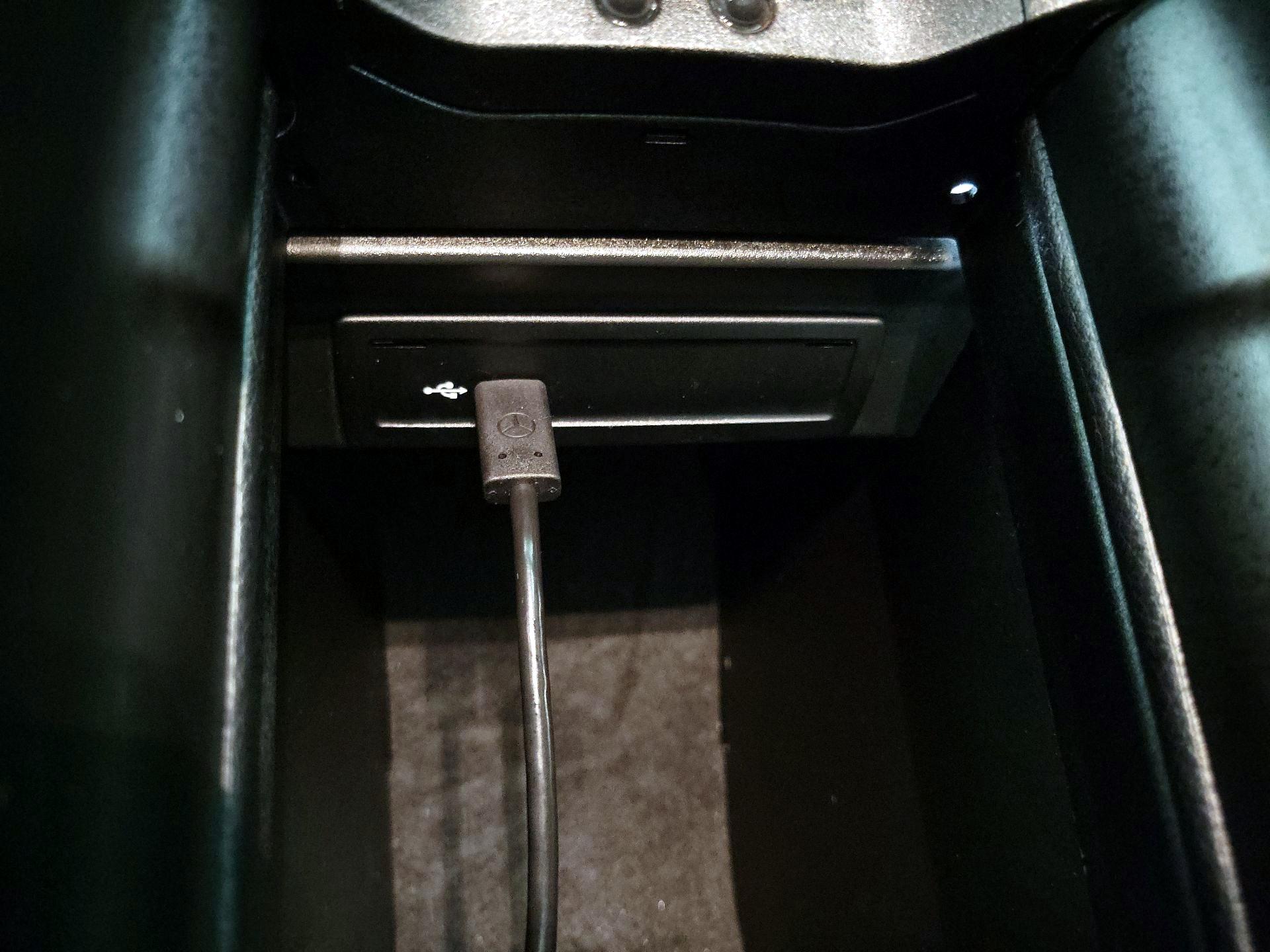 Thumbnail: 2023 Mercedes-Benz GLB - 19