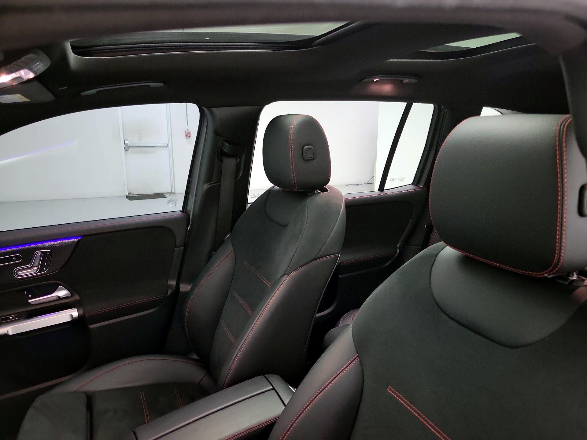 Thumbnail: 2023 Mercedes-Benz GLB - 20