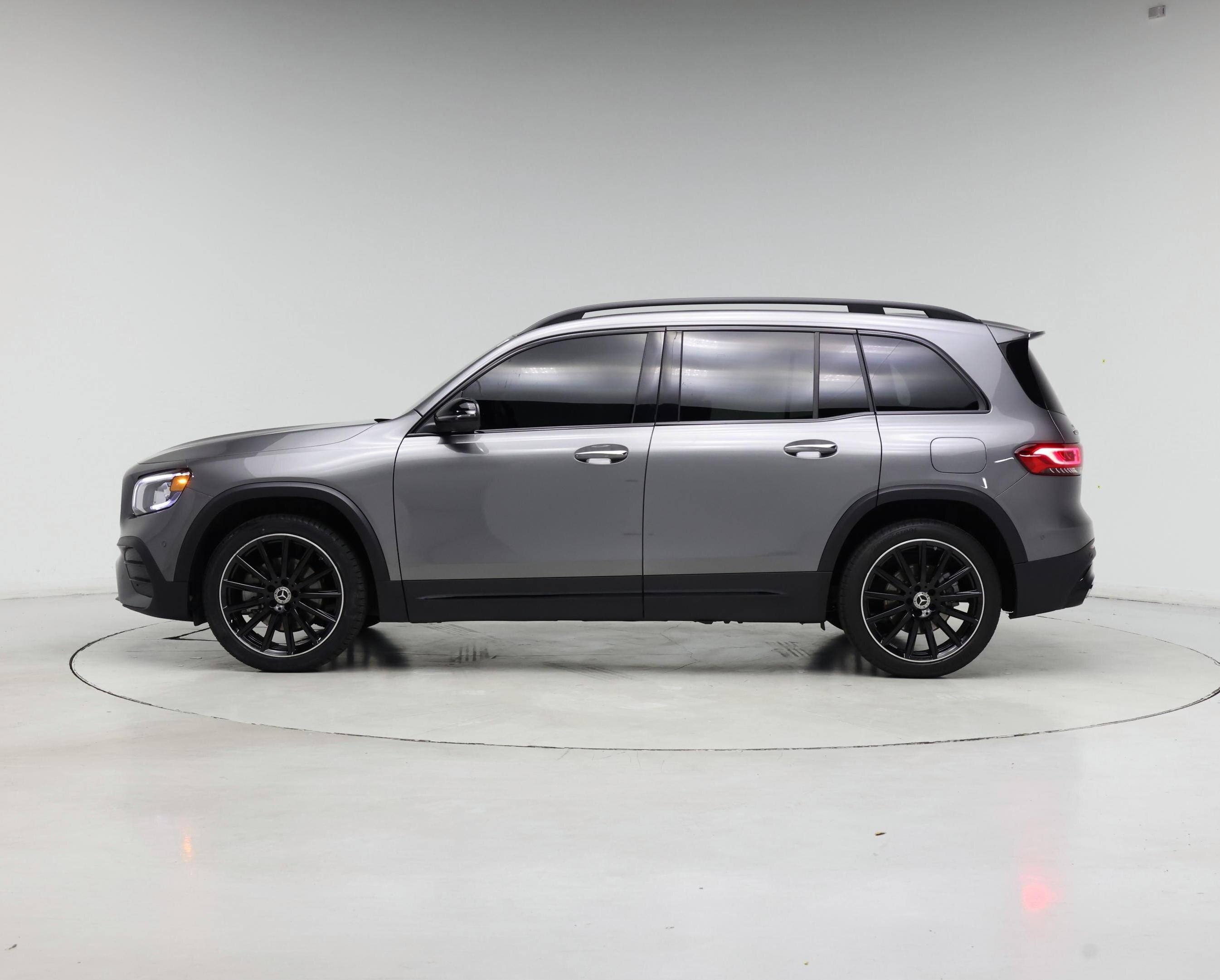 Thumbnail: 2023 Mercedes-Benz GLB - 3