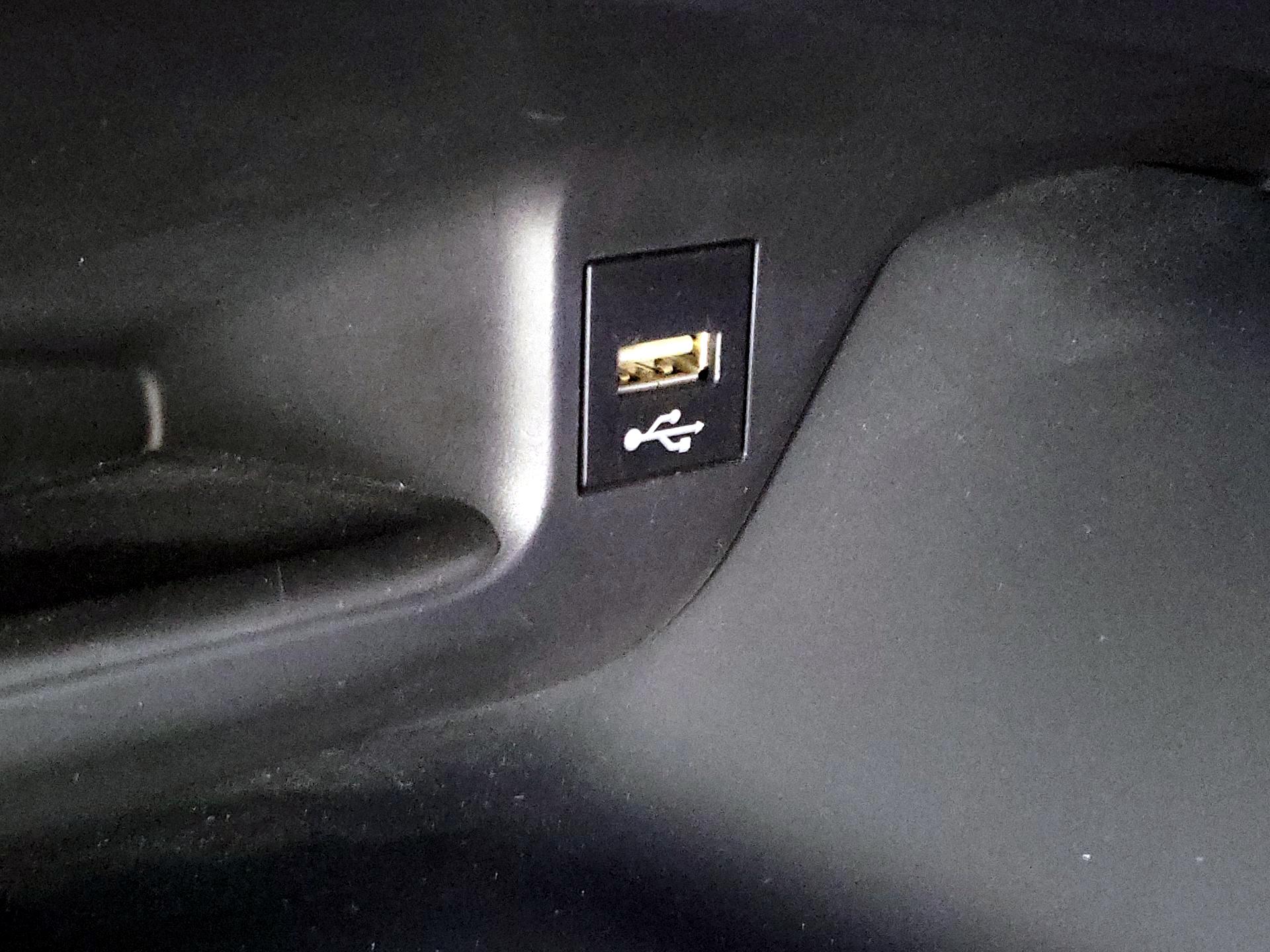 Thumbnail: 2021 Toyota C-HR - 18