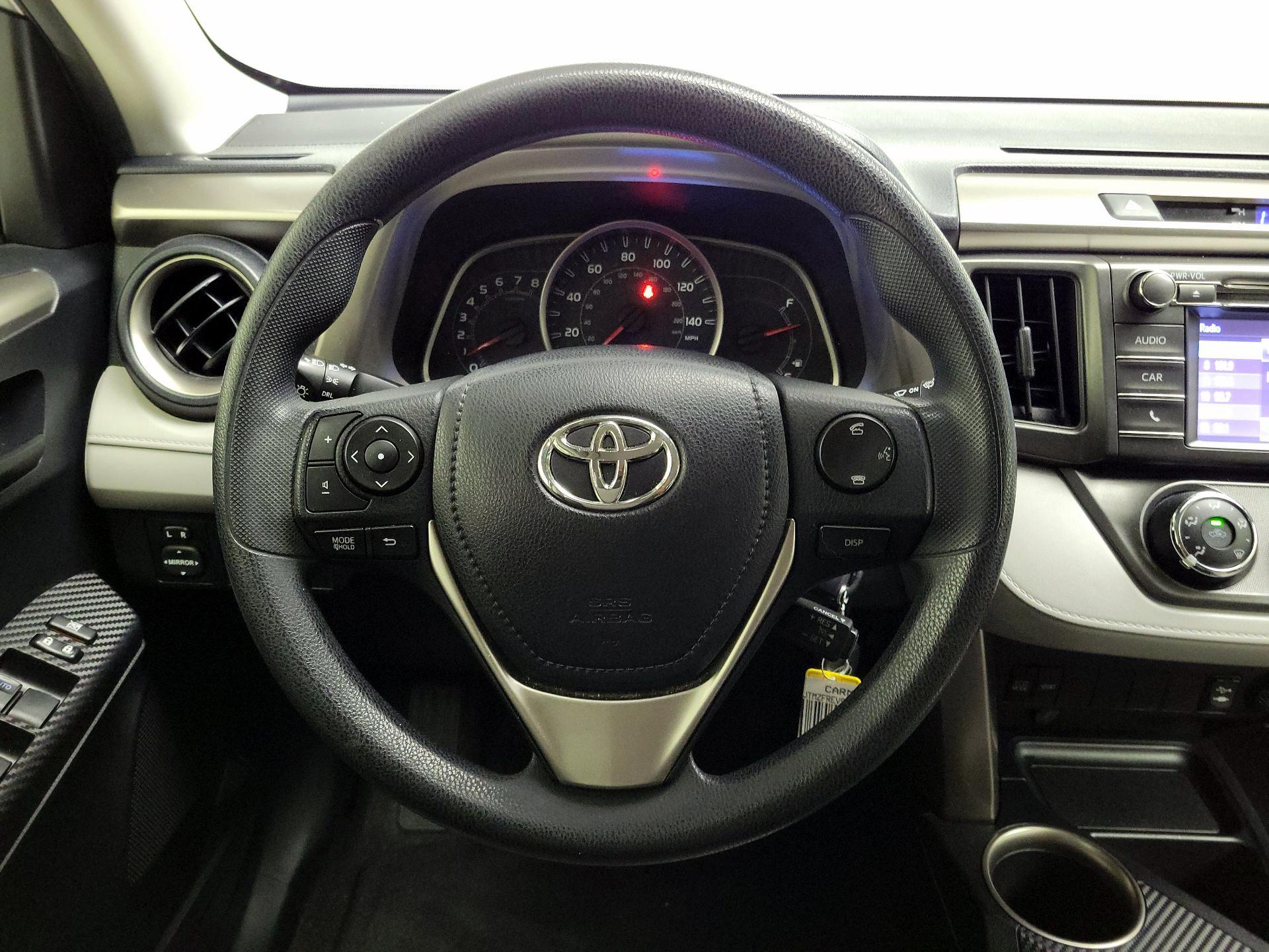 Thumbnail: 2015 Toyota RAV4 - 10