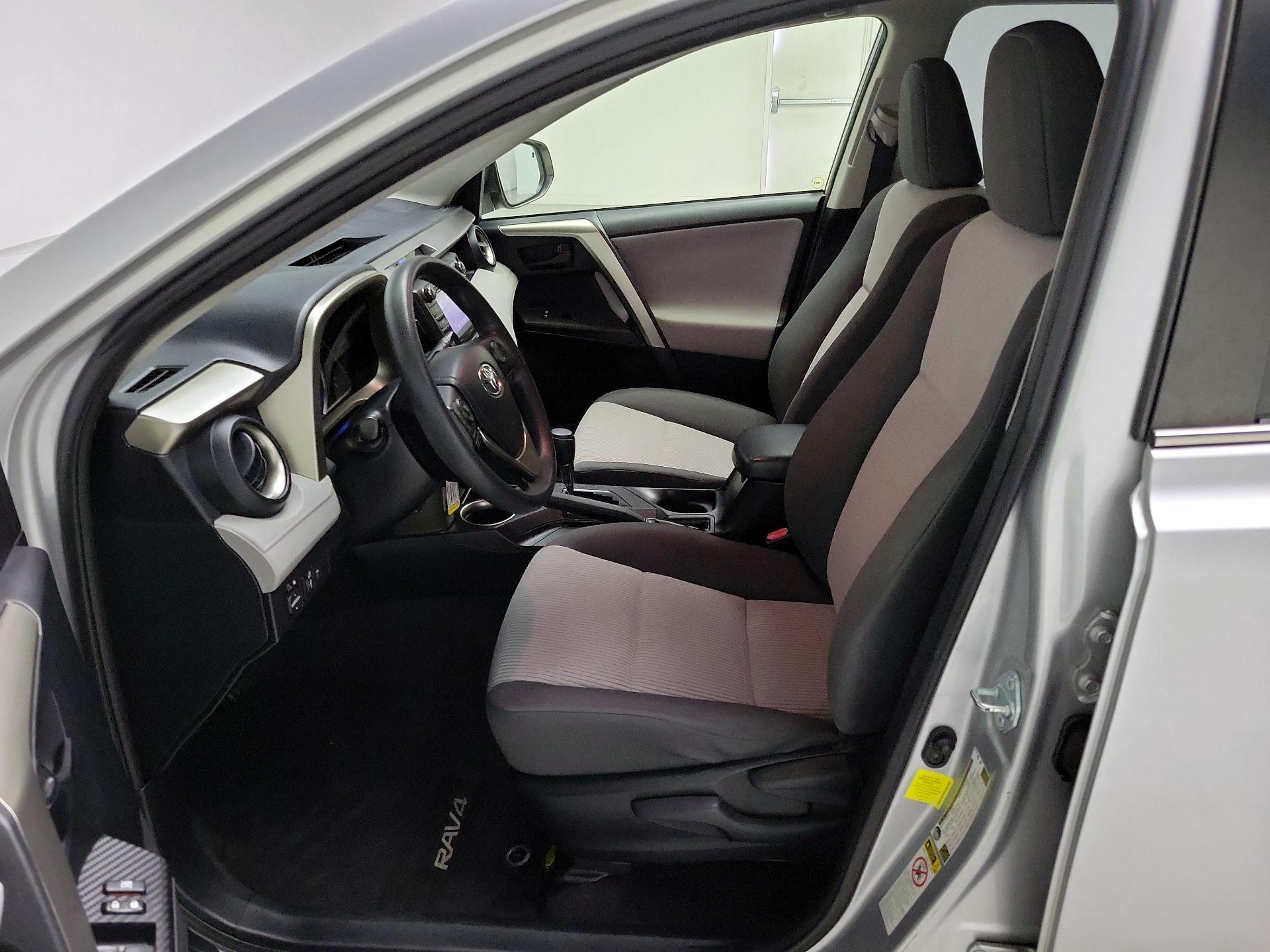 Thumbnail: 2015 Toyota RAV4 - 11