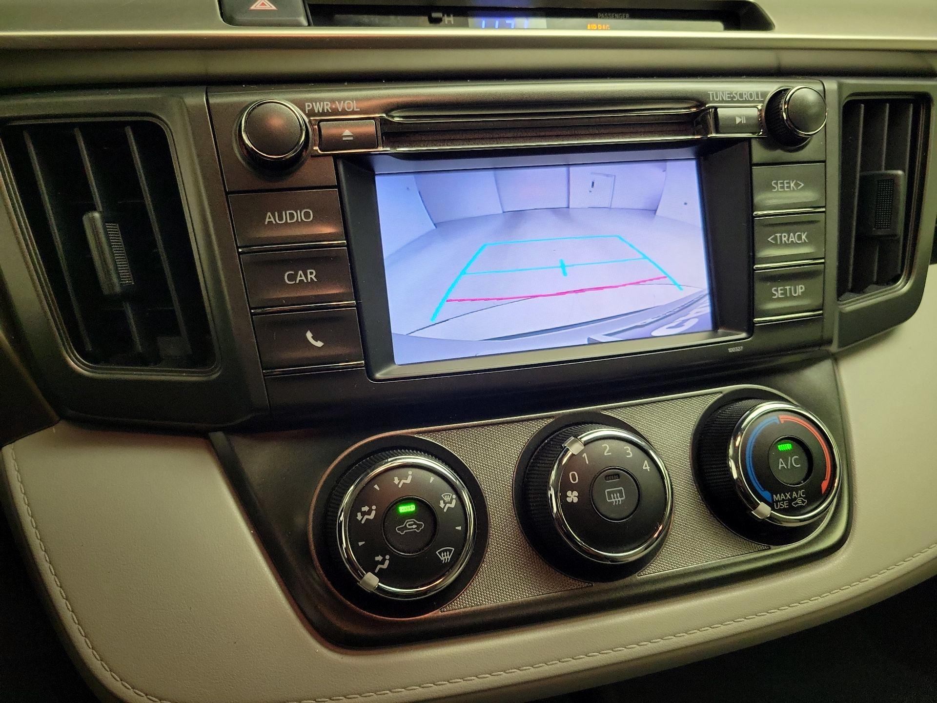 Thumbnail: 2015 Toyota RAV4 - 14