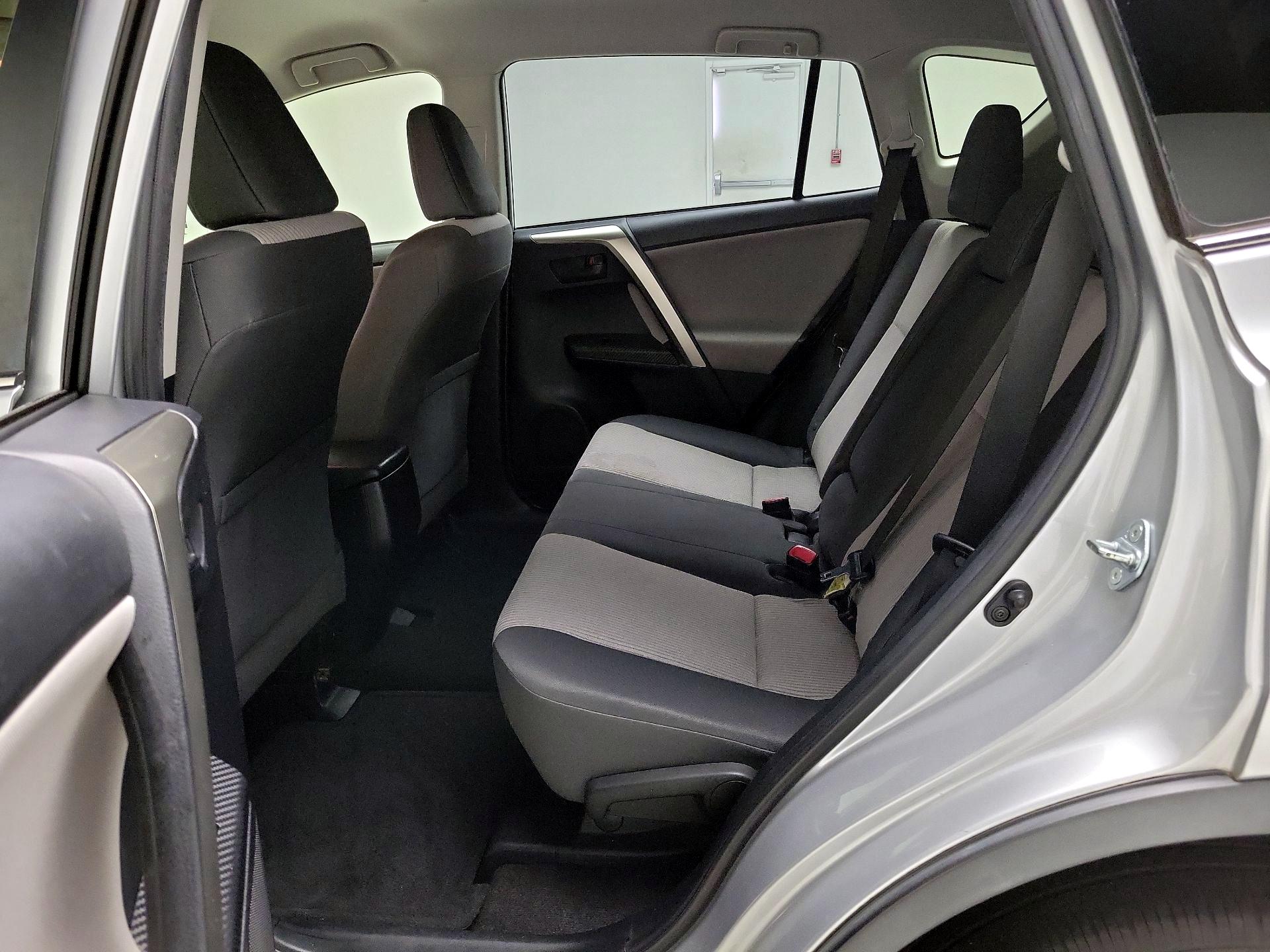 Thumbnail: 2015 Toyota RAV4 - 19