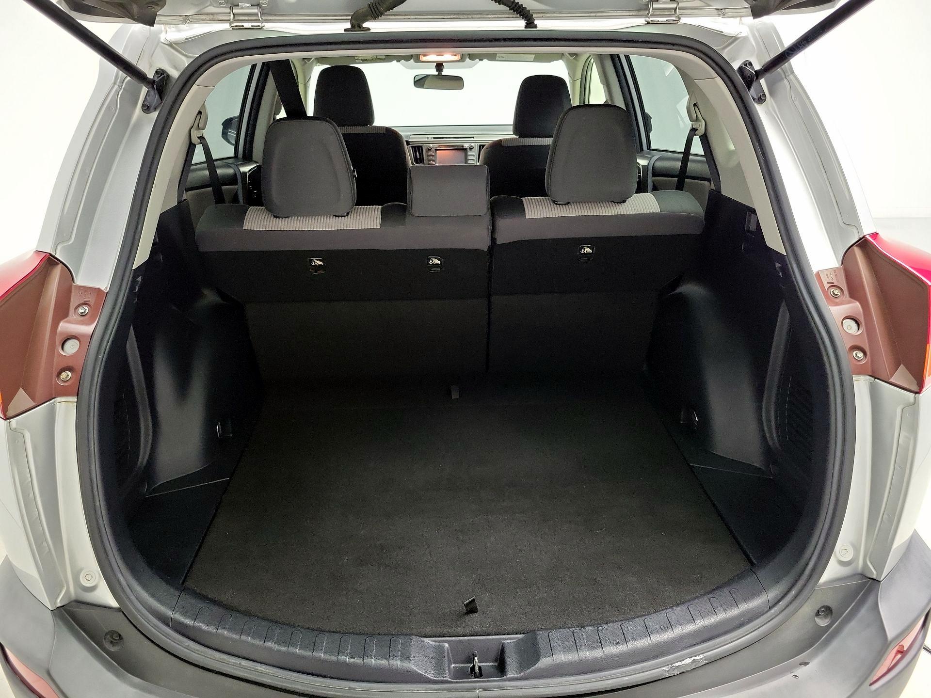 Thumbnail: 2015 Toyota RAV4 - 20