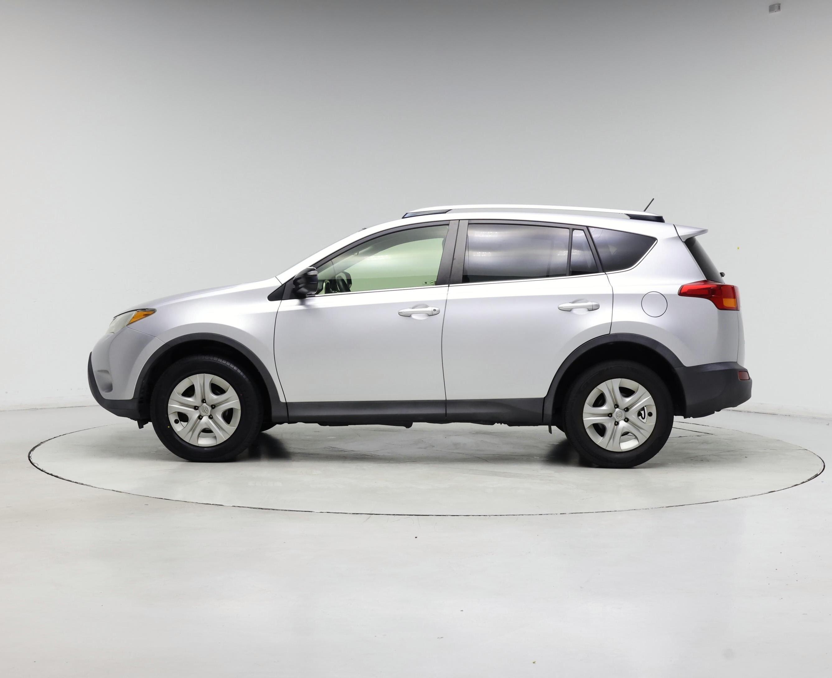 Thumbnail: 2015 Toyota RAV4 - 3