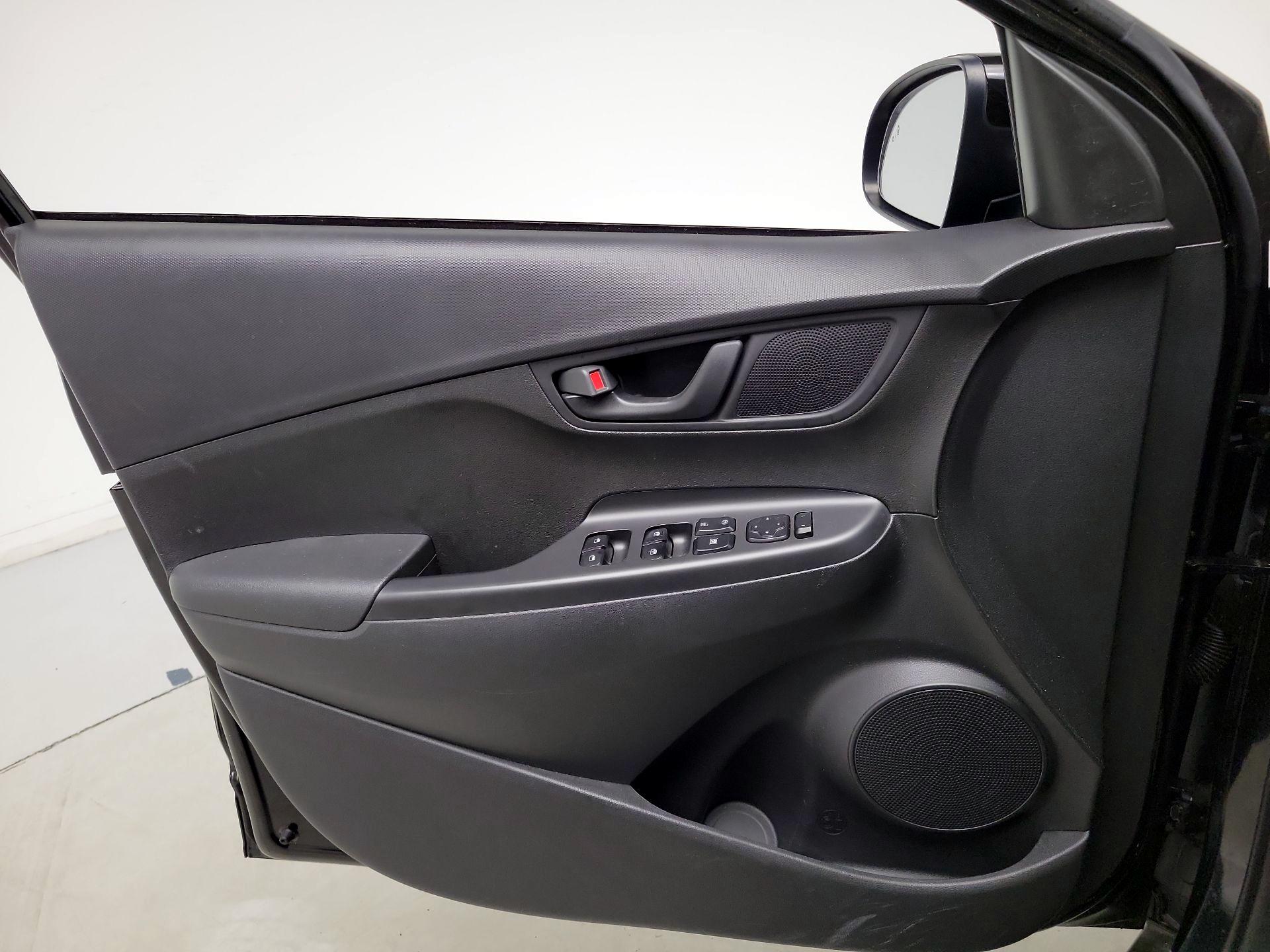 Thumbnail: 2018 Hyundai Kona - 12