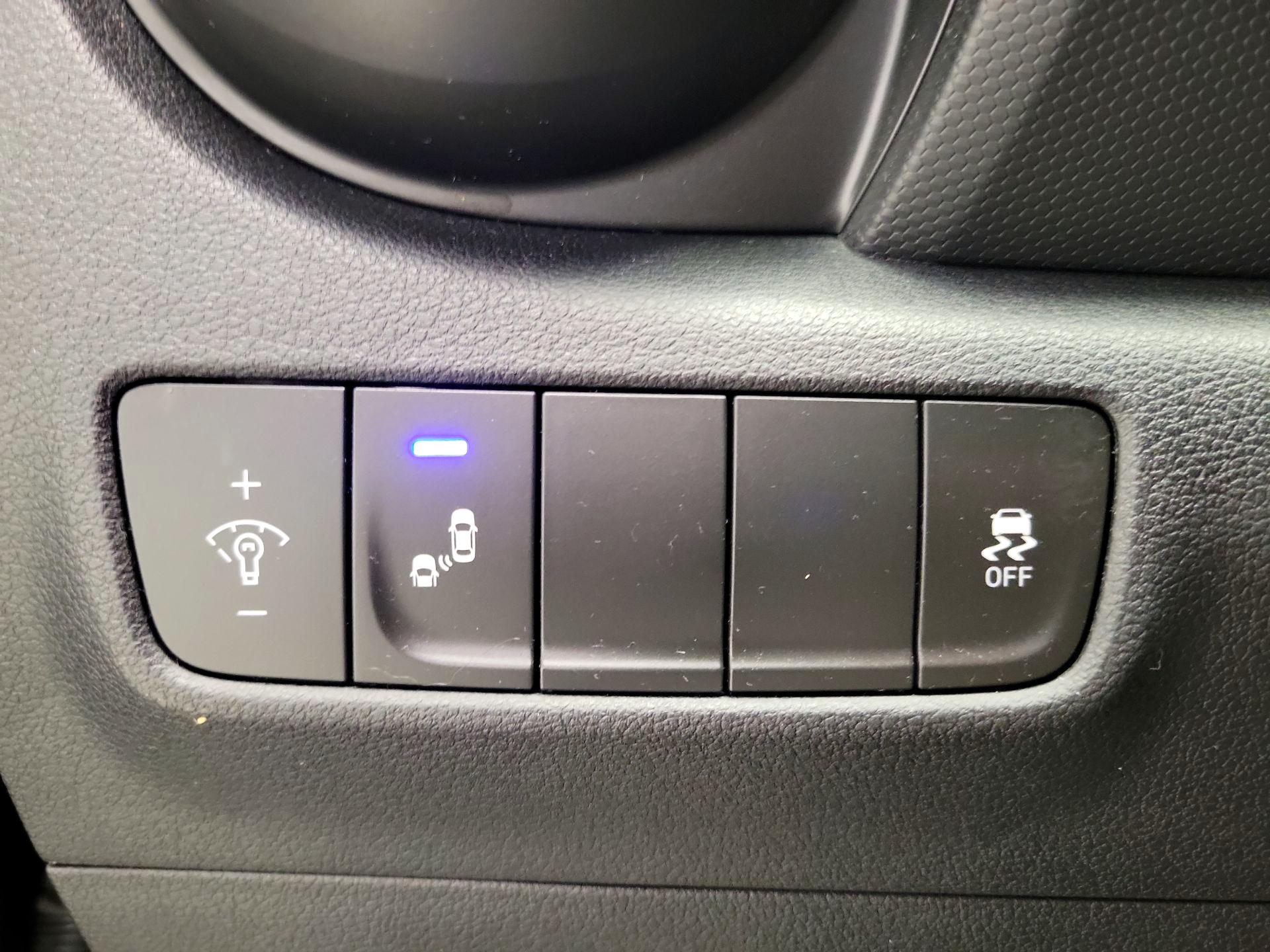 Thumbnail: 2018 Hyundai Kona - 13