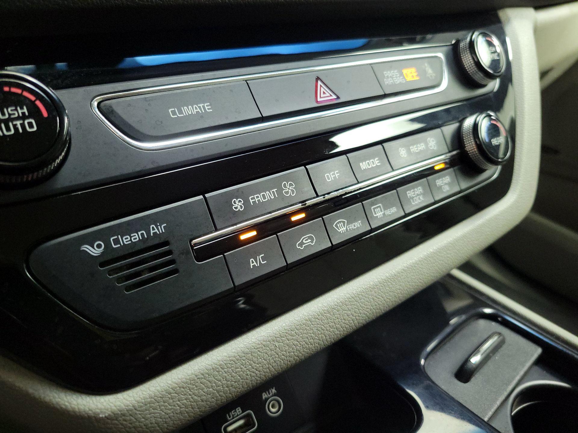 Thumbnail: 2018 Kia Sedona - 17